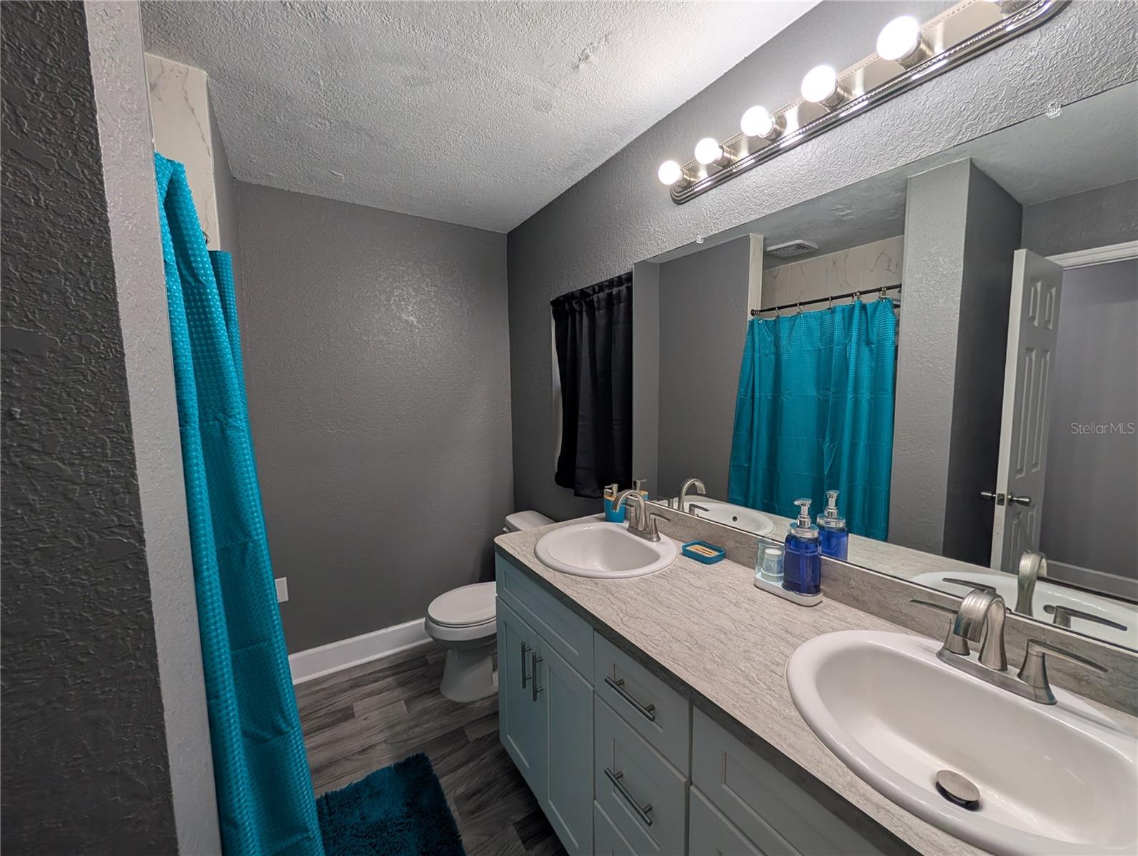 WAVERLY MANOR - Residential