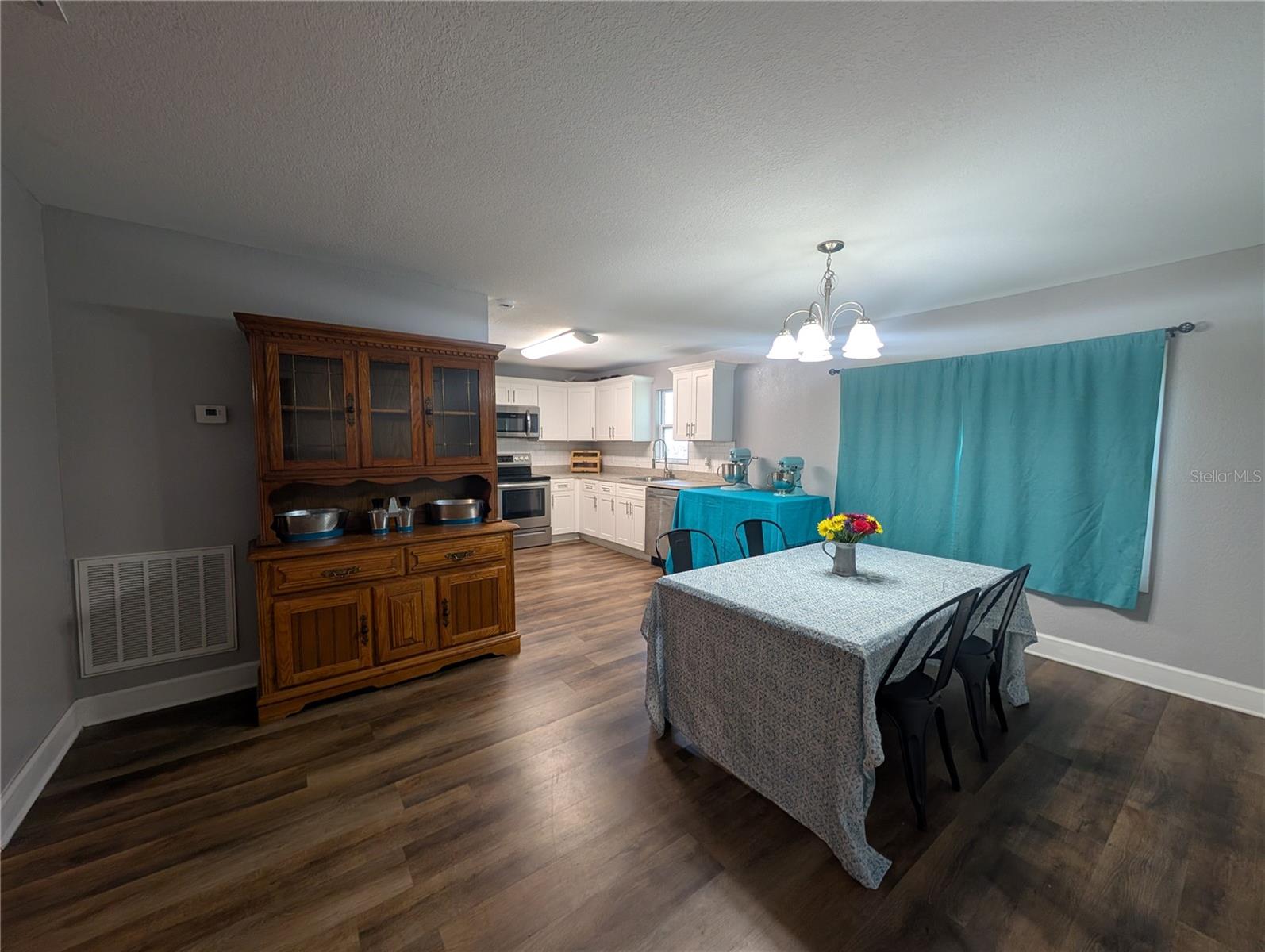 WAVERLY MANOR - Residential