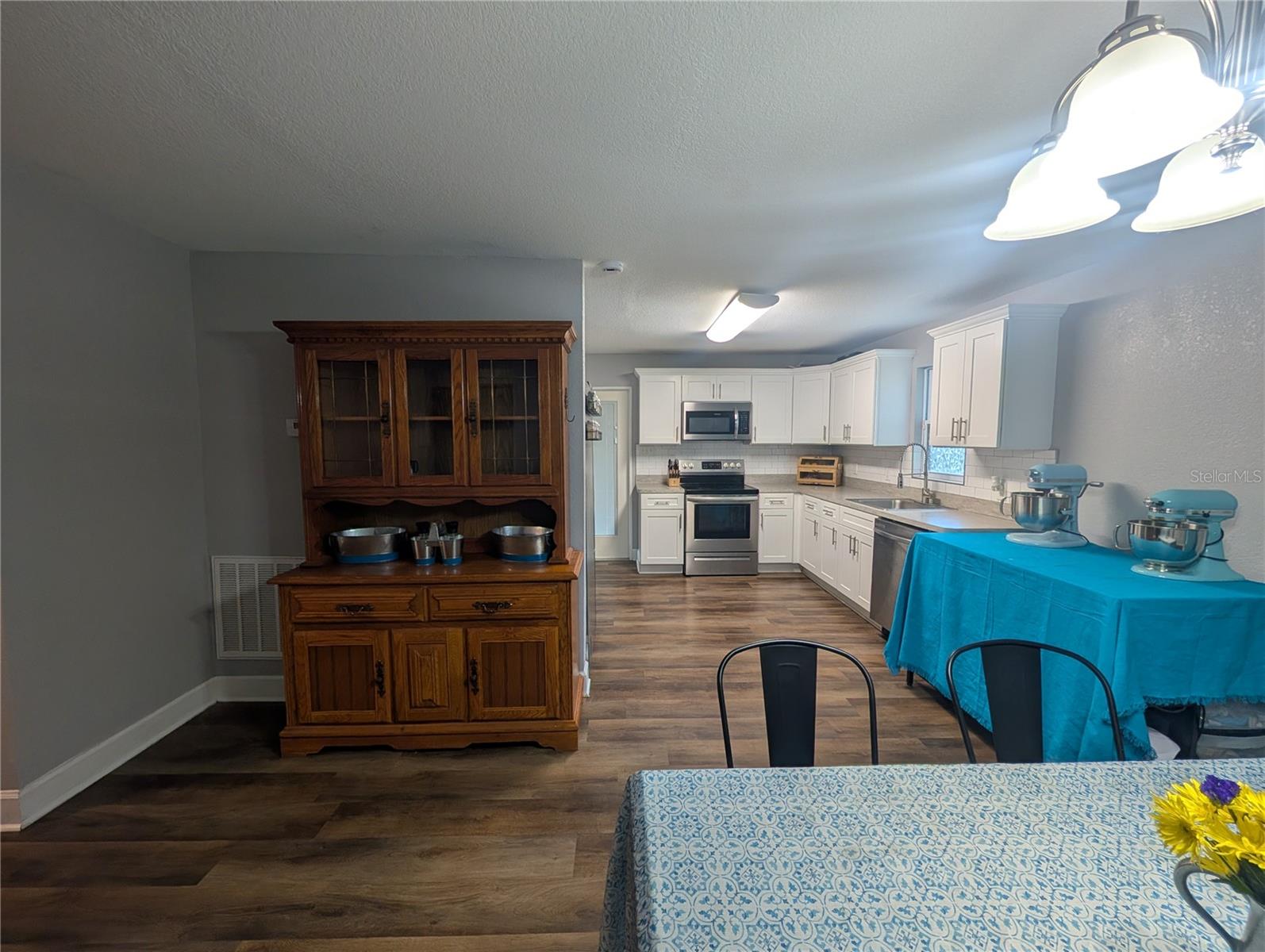 WAVERLY MANOR - Residential