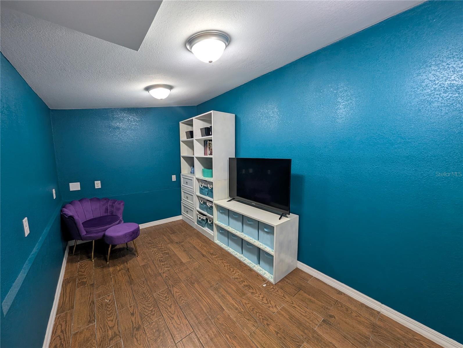 WAVERLY MANOR - Residential