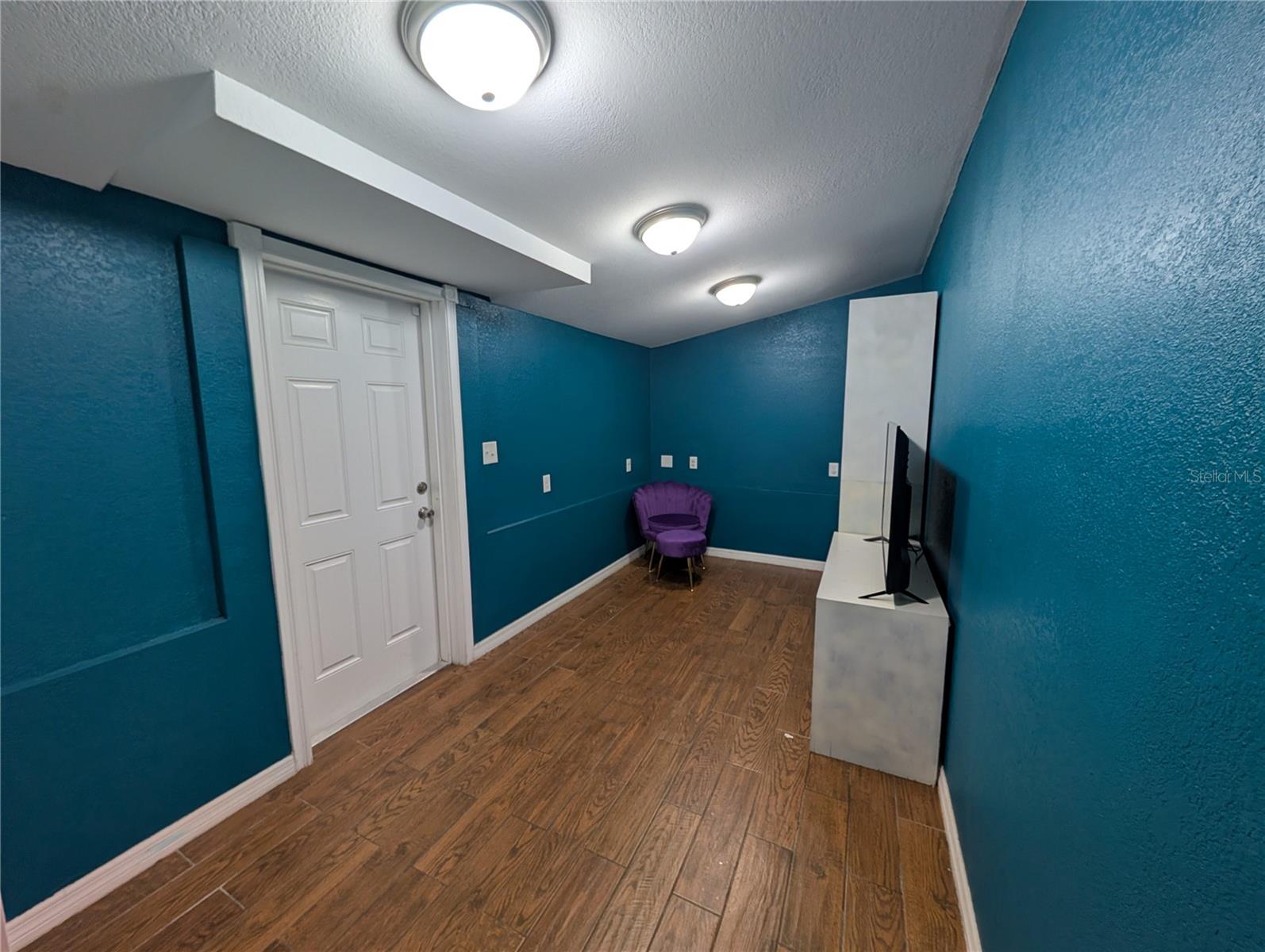 WAVERLY MANOR - Residential