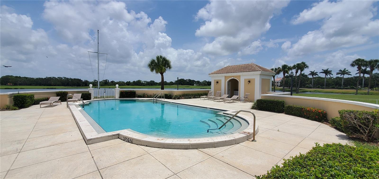 WINDSOR LODGE AT THE OAKS - Residential