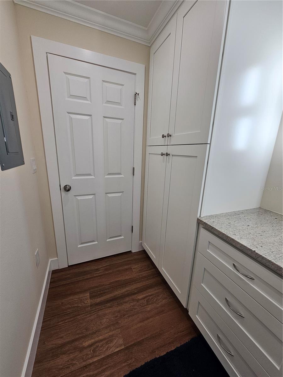 WINDSOR LODGE AT THE OAKS - Residential