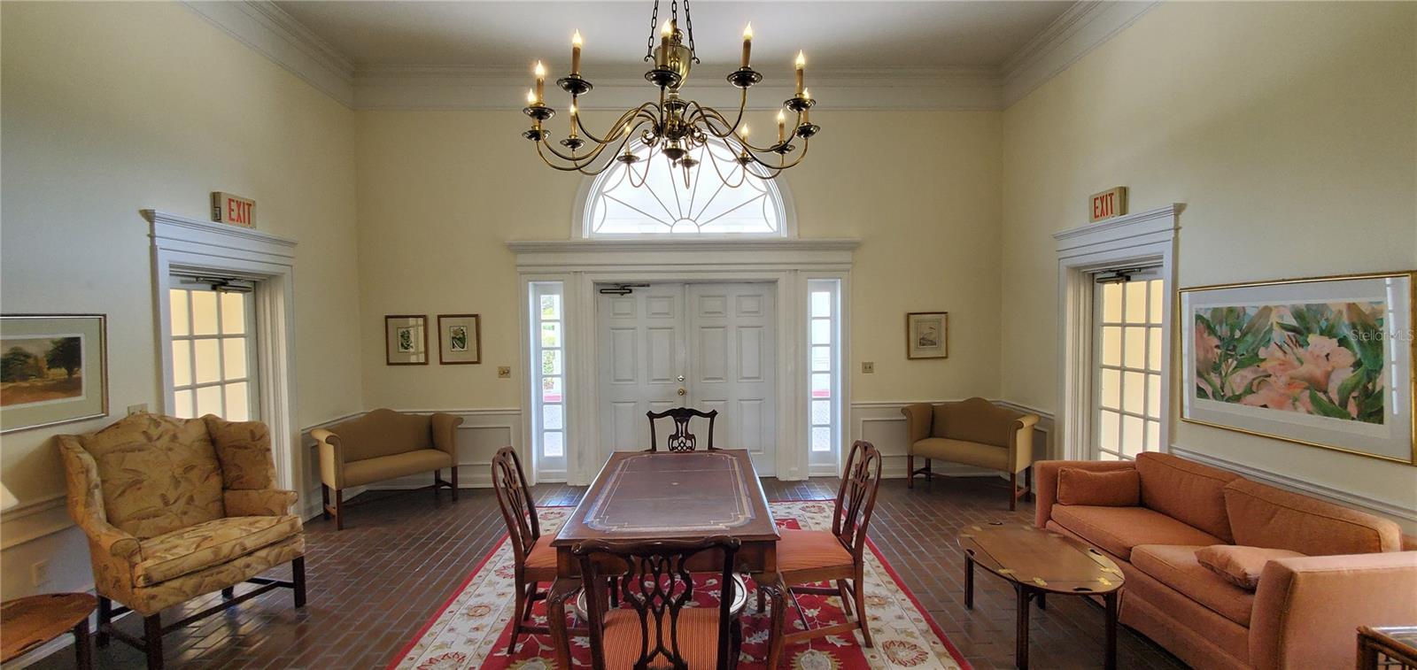 WINDSOR LODGE AT THE OAKS - Residential