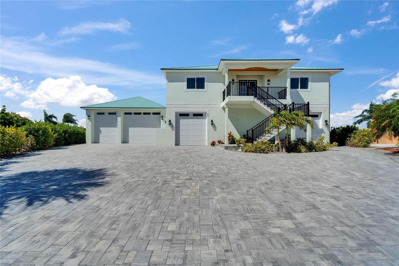 935 CHIPAWAY DRIVE