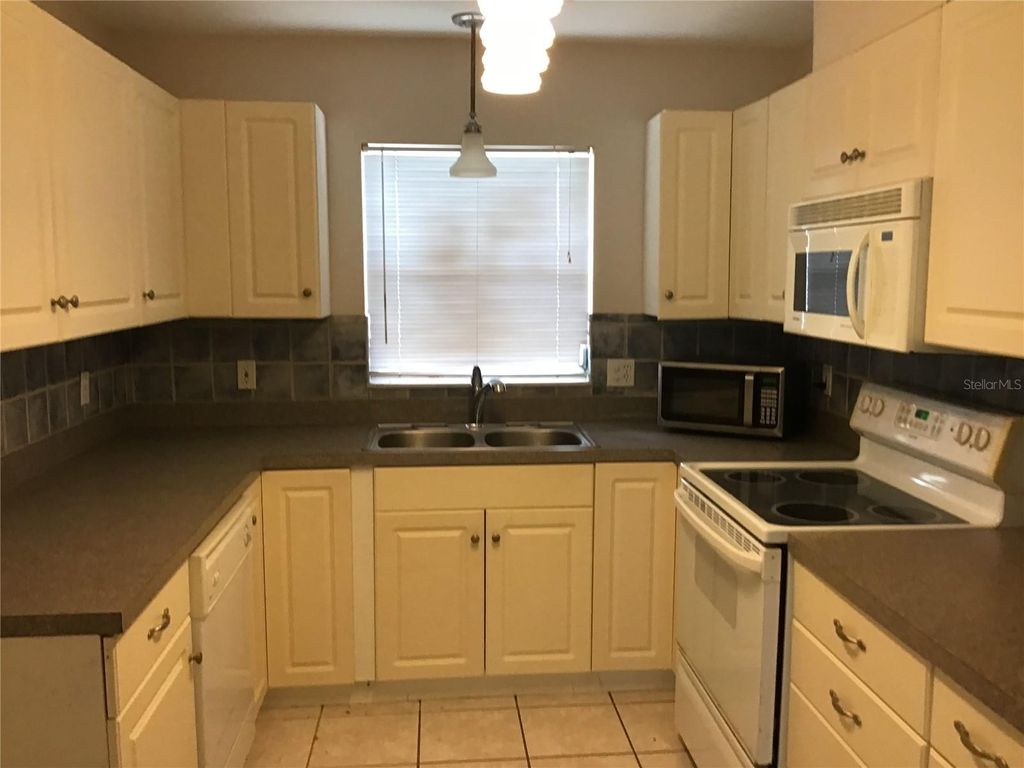 Photo of 1225 S Oxford Drive, Englewood, FL 34223 (MLS # N6140570)