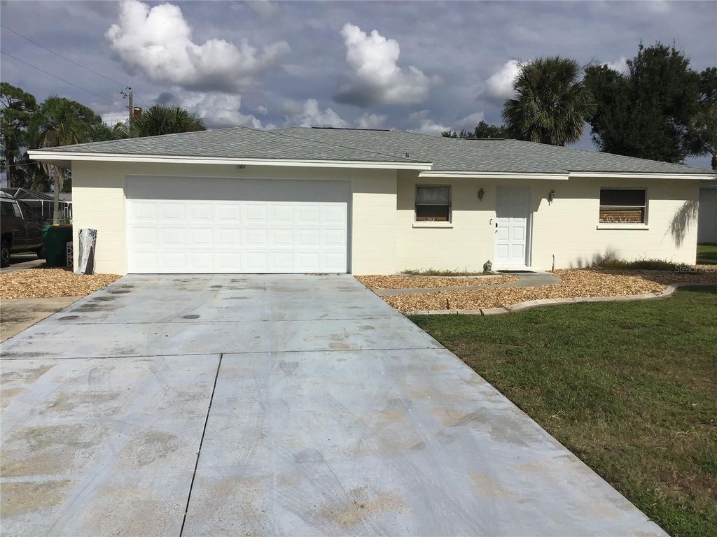 Photo of 1225 S Oxford Drive, Englewood, FL 34223 (MLS # N6140570)