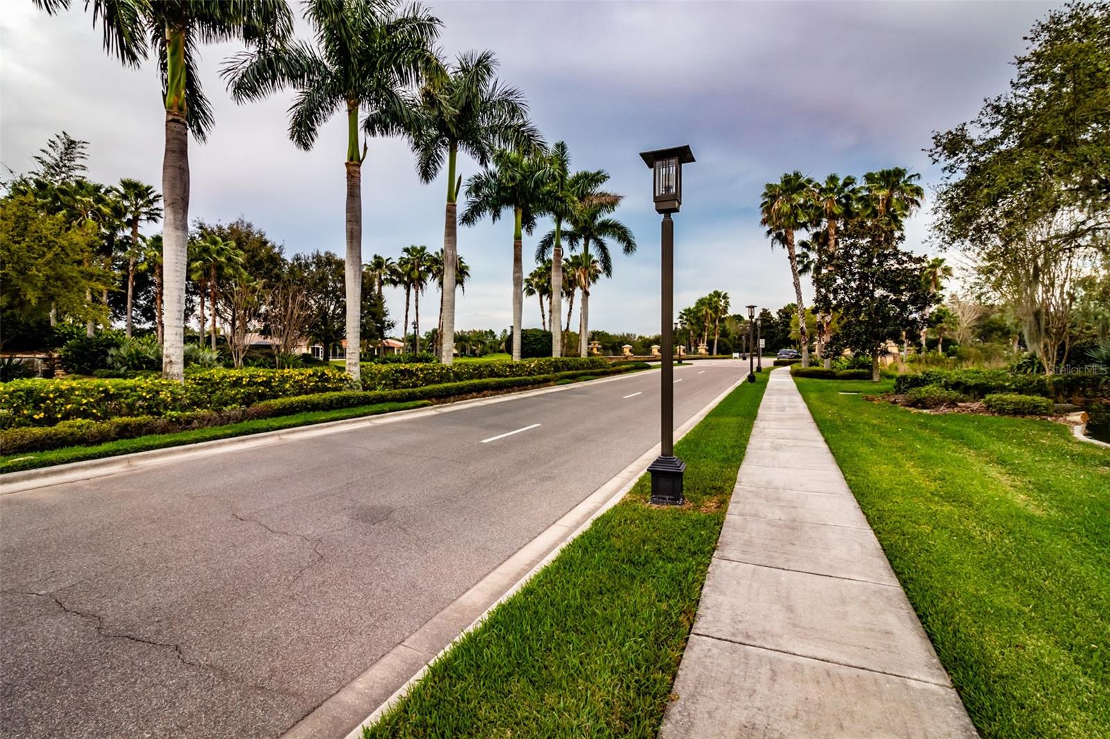 VALENCIA LAKES TR O - Residential