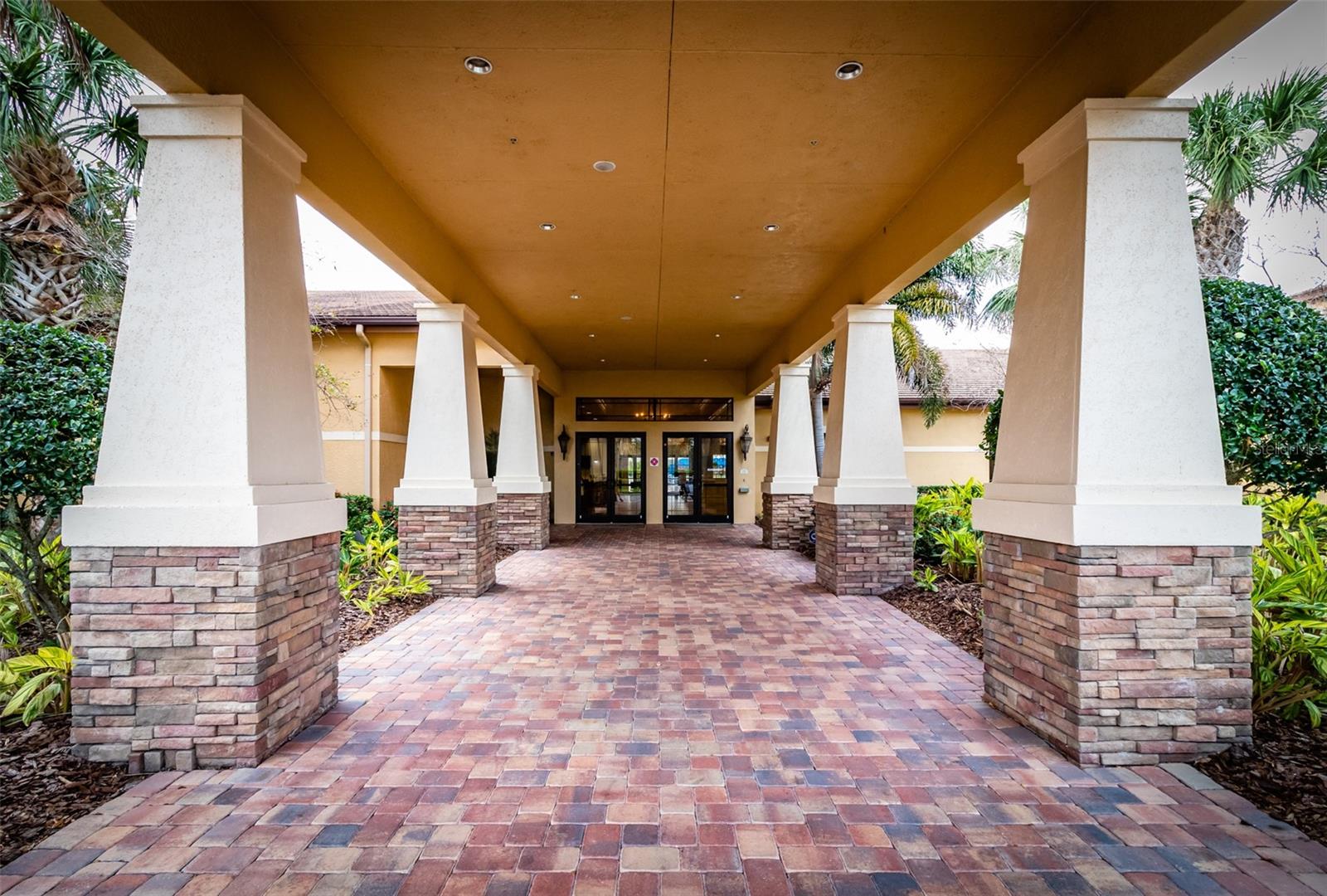 VALENCIA LAKES TR O - Residential