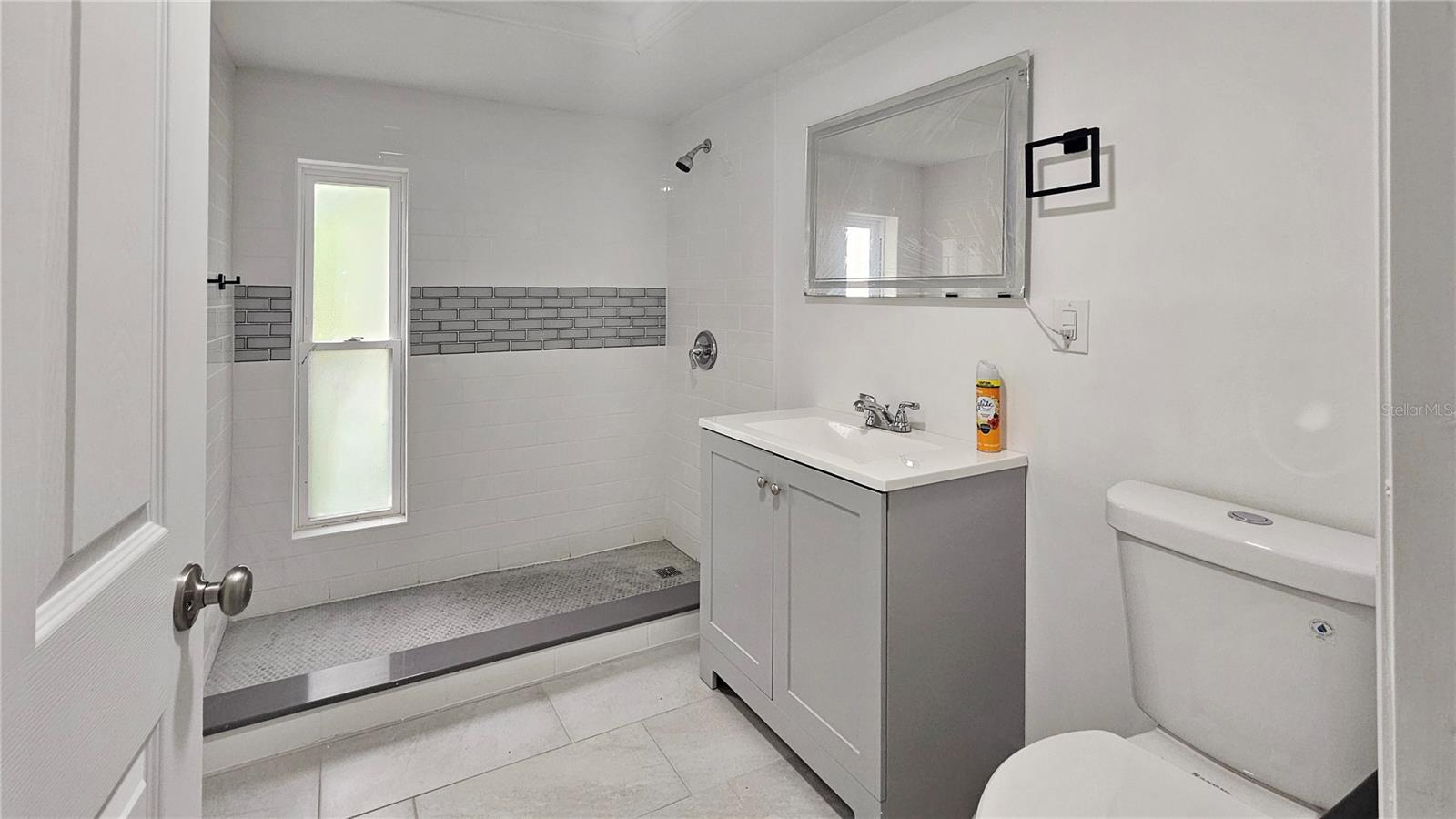 BEACON SQUARE - Residential Lease