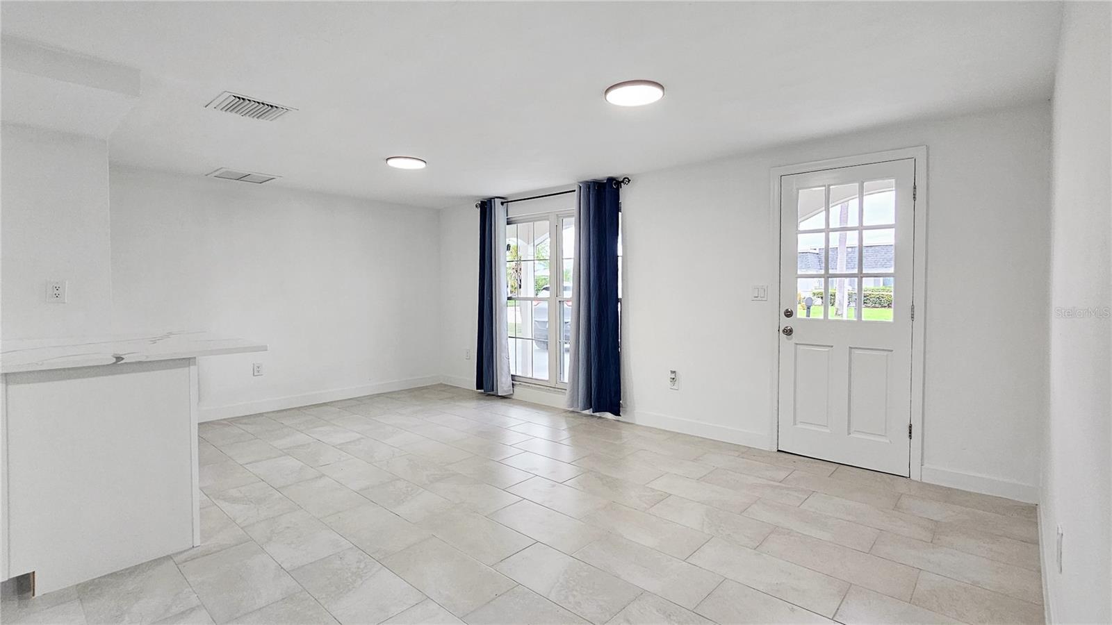 BEACON SQUARE - Residential Lease