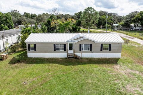 Photo of 10902 Westmont Road, Leesburg, FL 34788 (MLS # G5103818)