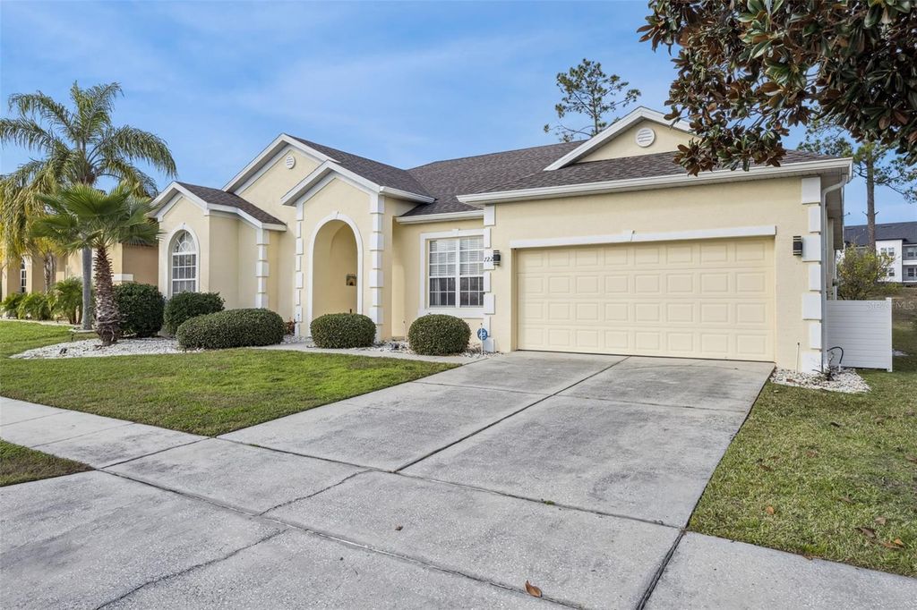 Photo of 722 Brighton Drive, Davenport, FL 33897 (MLS # S5141768)