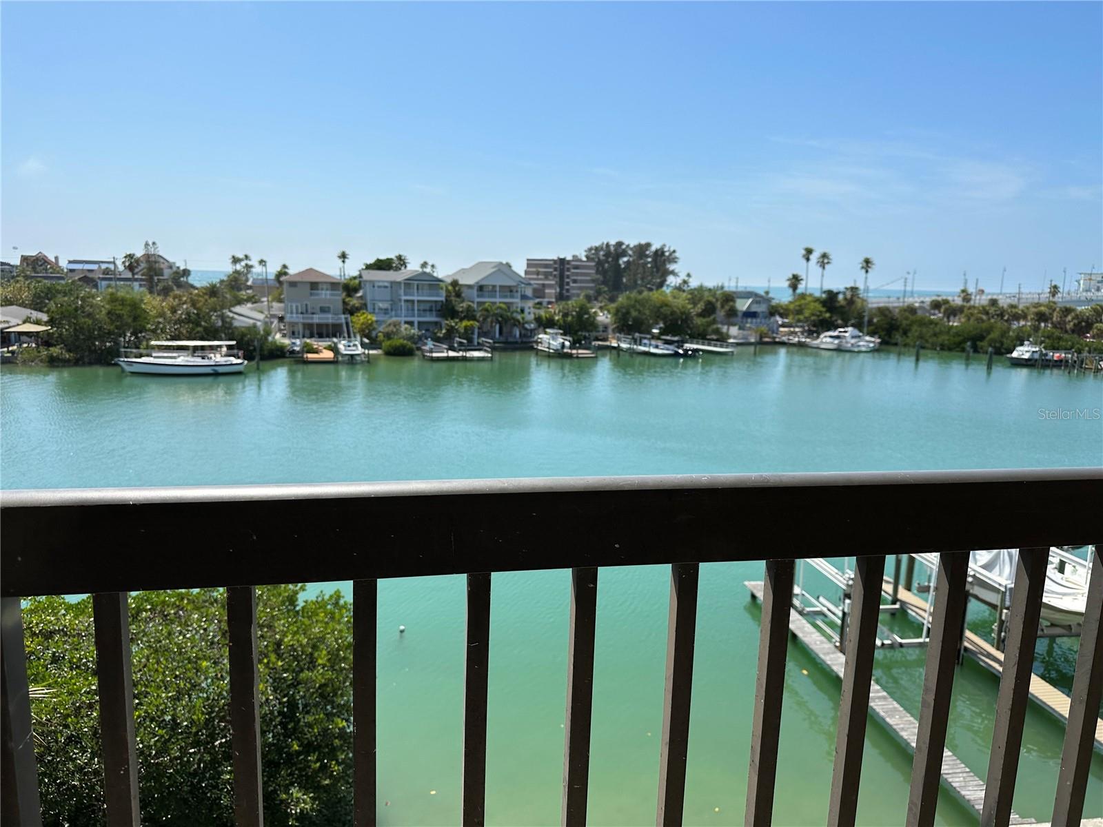 CAPRI LAGOONS CLUB CONDO - Residential Lease