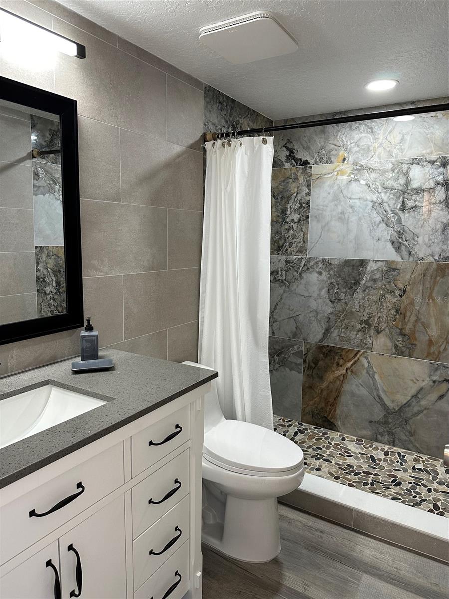 CAPRI LAGOONS CLUB CONDO - Residential Lease