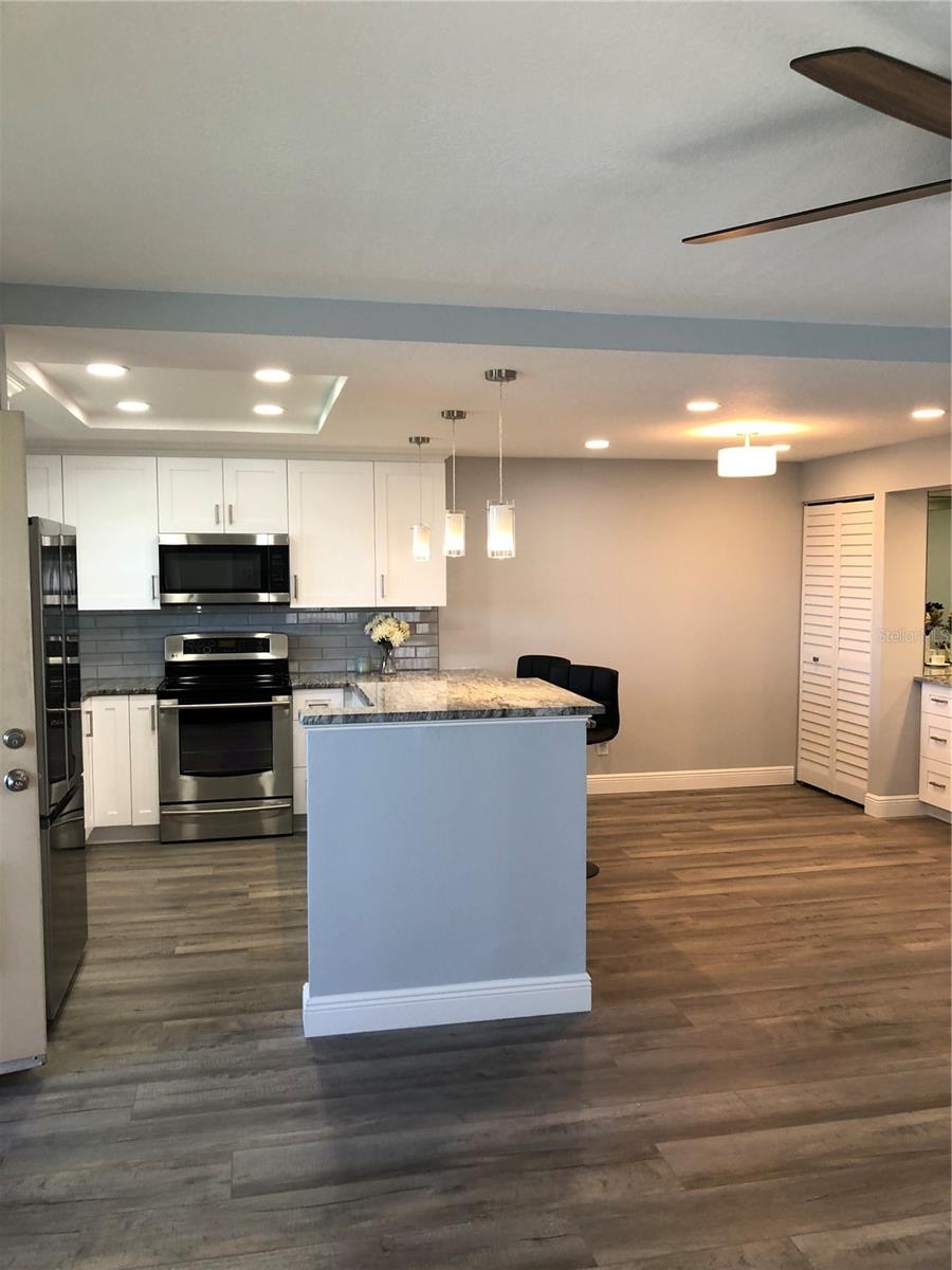 CAPRI LAGOONS CLUB CONDO - Residential Lease