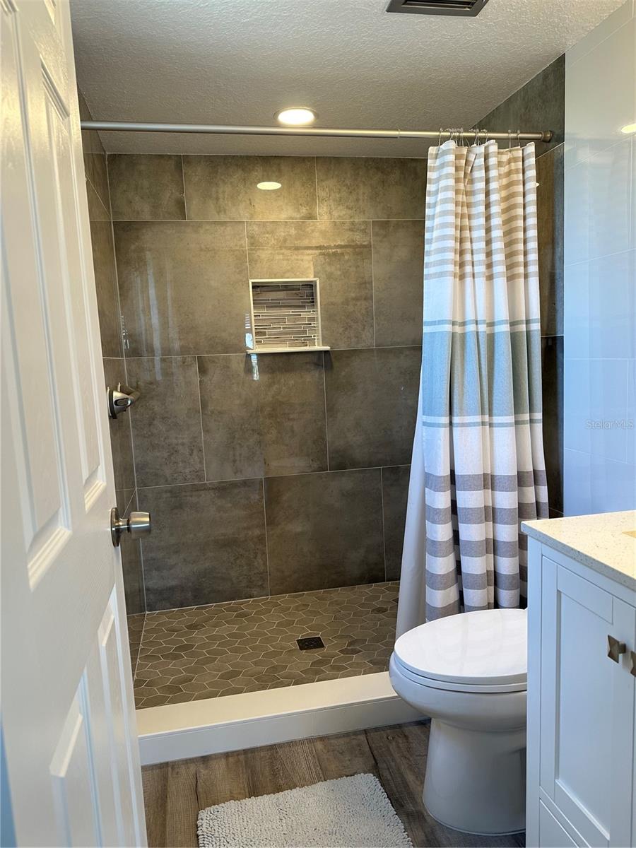 CAPRI LAGOONS CLUB CONDO - Residential Lease