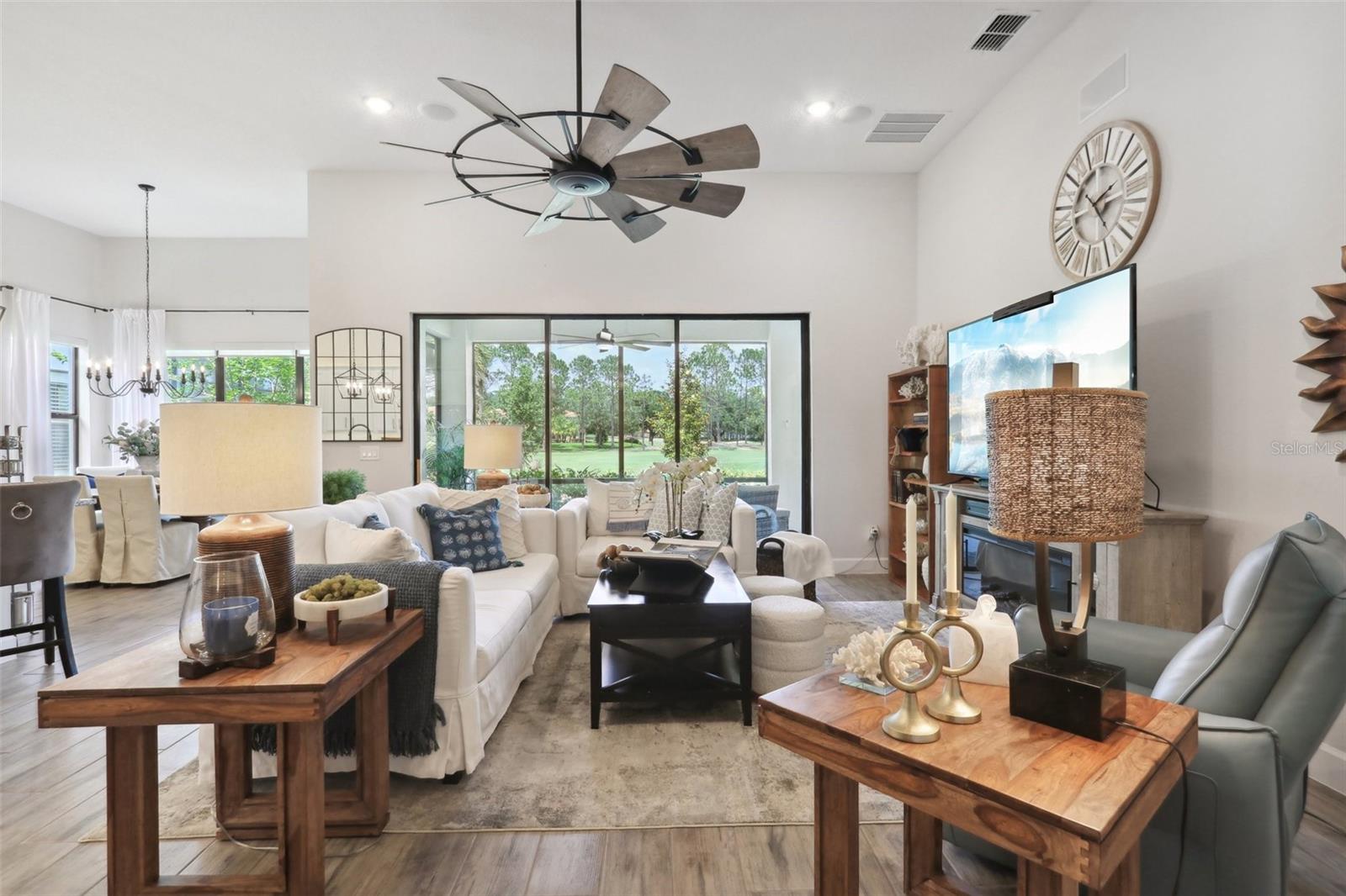 LAS COLINAS PH II SUB - Residential