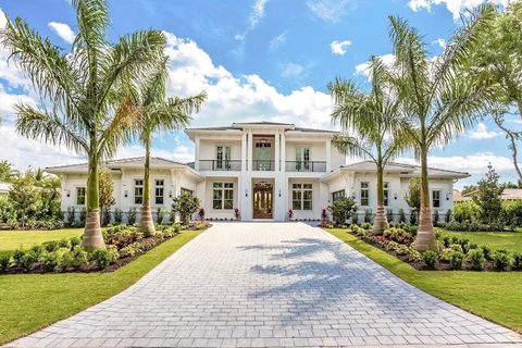 A home in LONGBOAT KEY