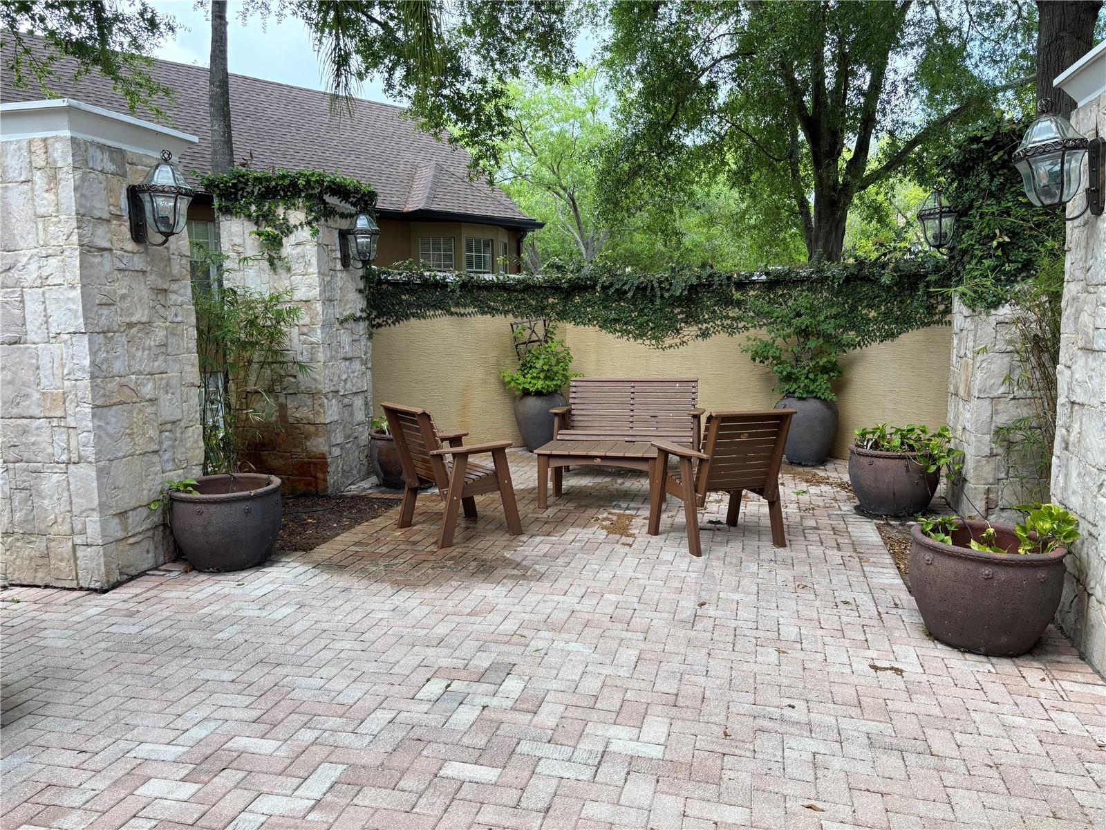 AZUR/METROWEST - Residential