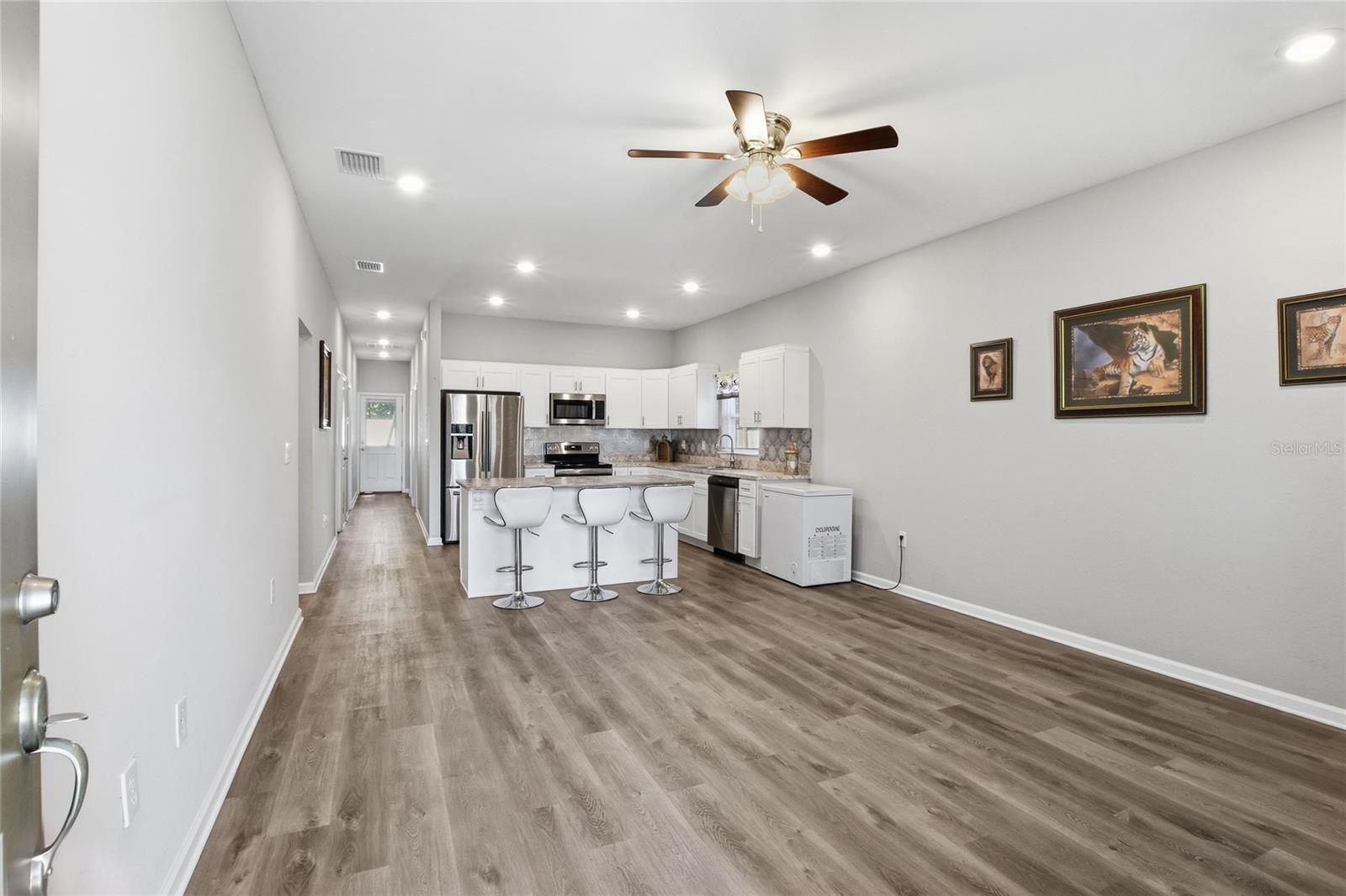 E & H CUNNINGHAMS - Residential