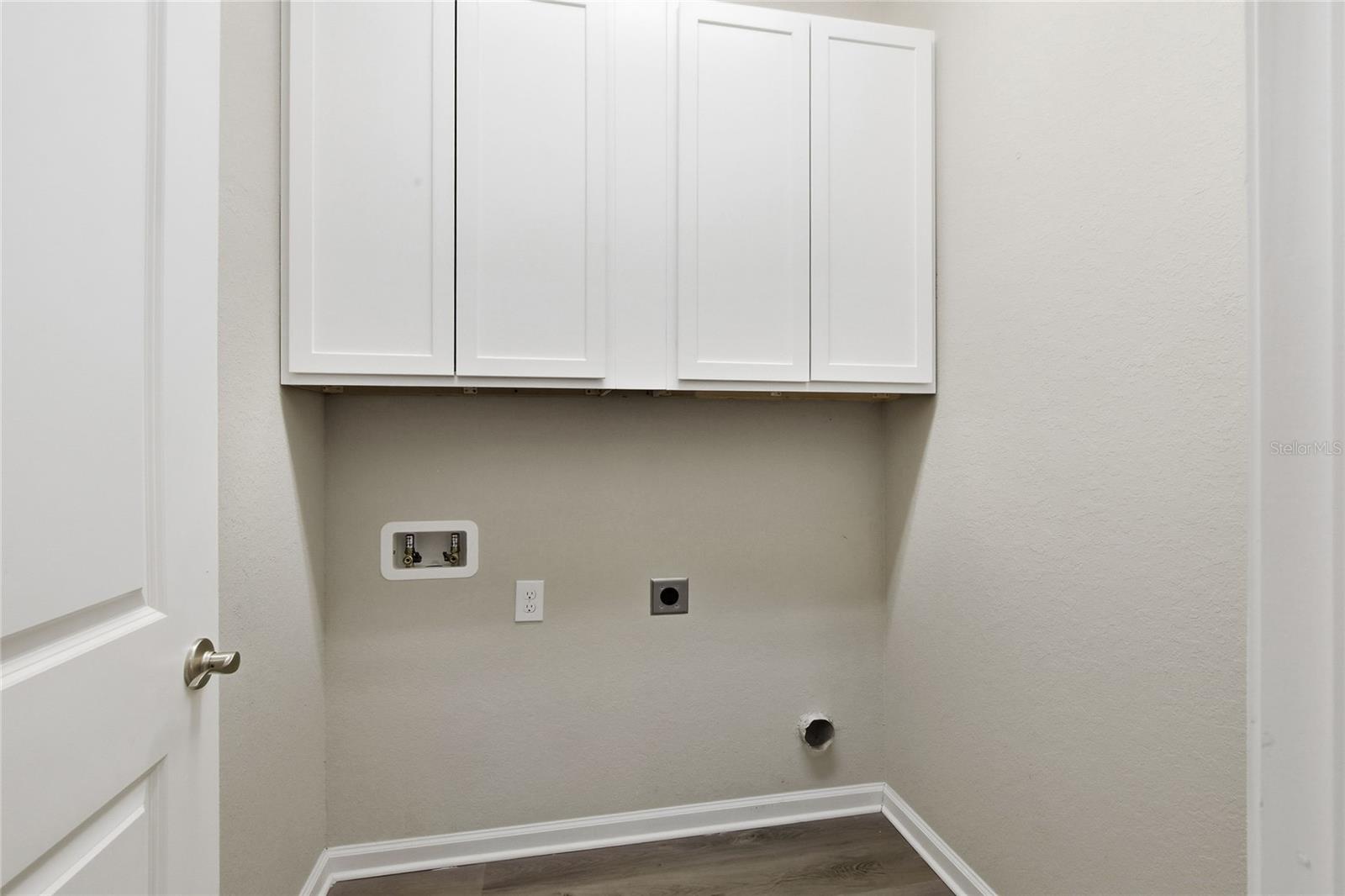 E & H CUNNINGHAMS - Residential