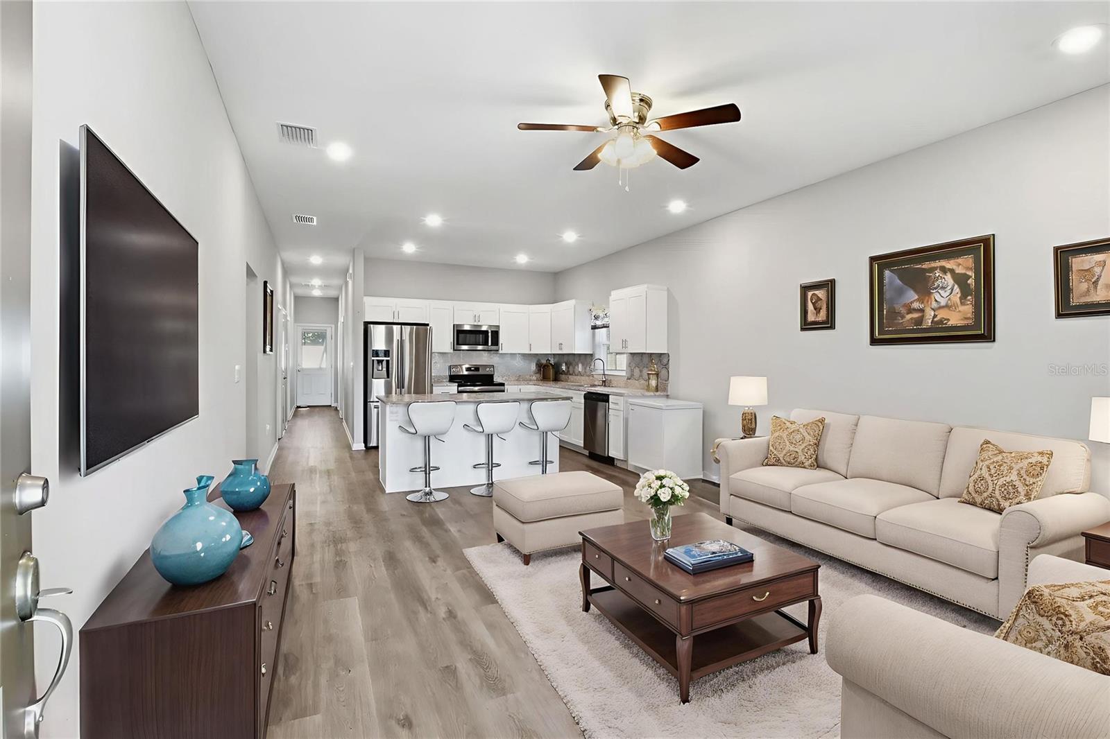 E & H CUNNINGHAMS - Residential