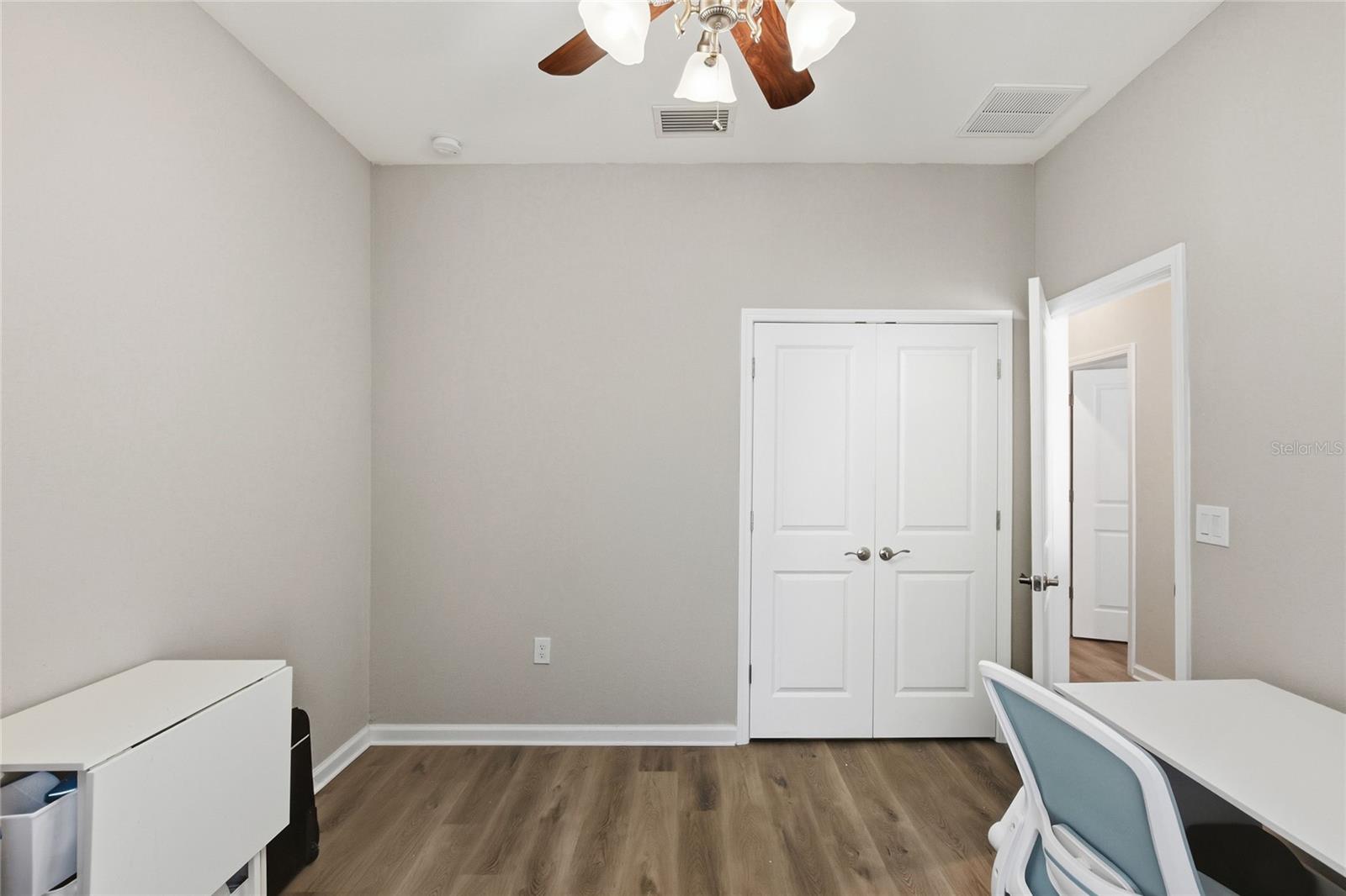 E & H CUNNINGHAMS - Residential