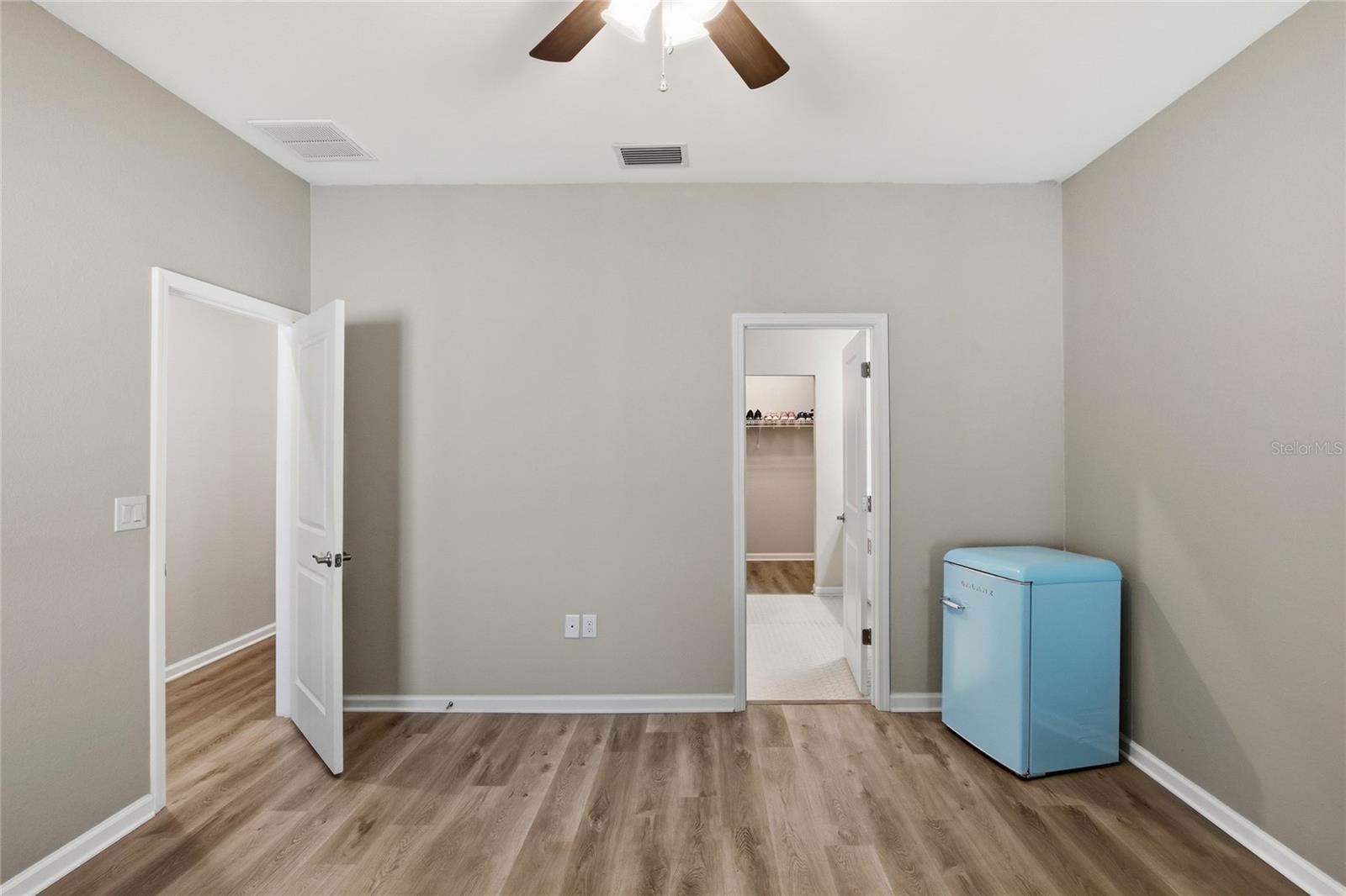 E & H CUNNINGHAMS - Residential