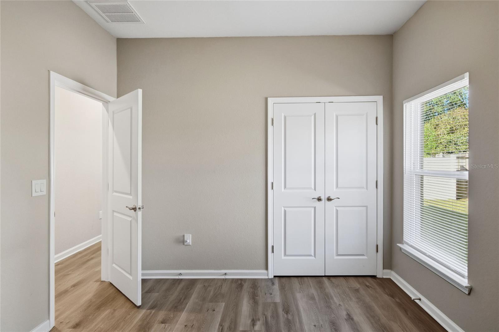 E & H CUNNINGHAMS - Residential