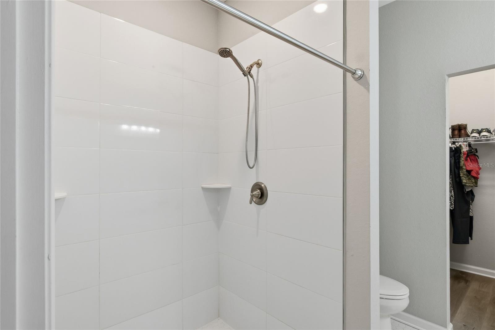 E & H CUNNINGHAMS - Residential