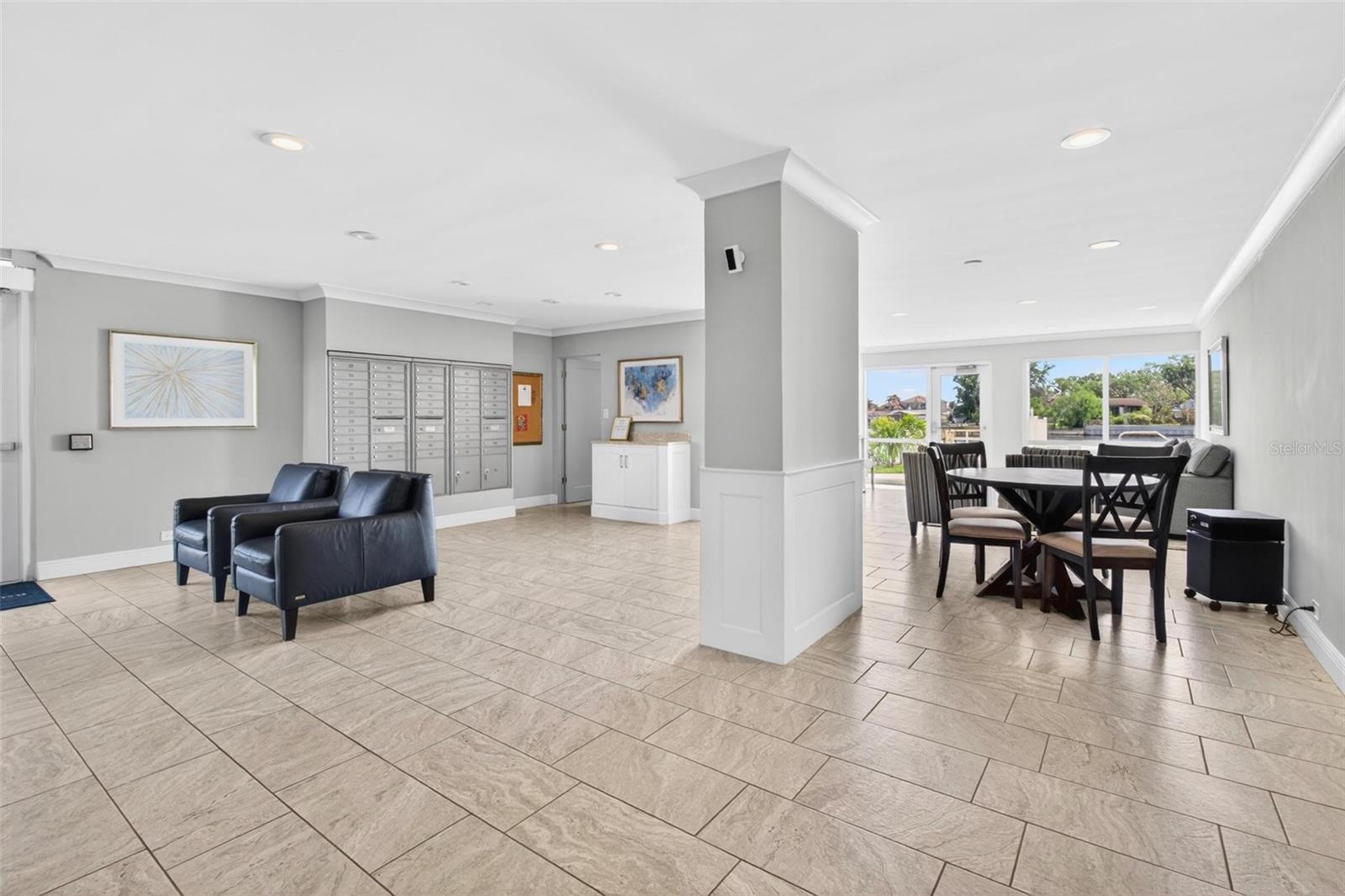 BRIGHTWATERS TOWER OF SNELL ISLE - Residential