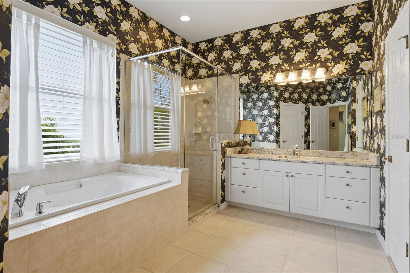 RIVERWOOD - Residential