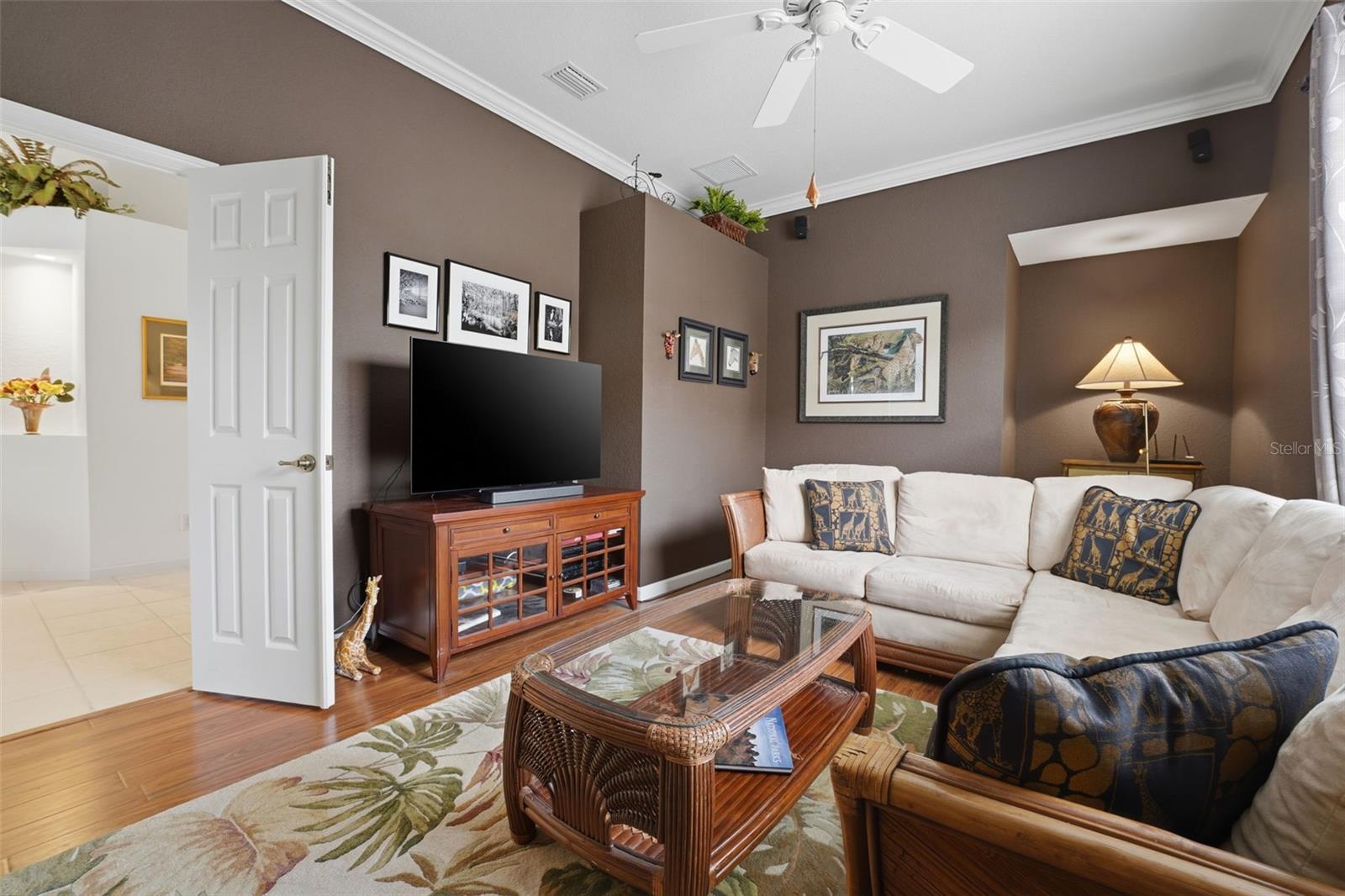 RIVERWOOD - Residential