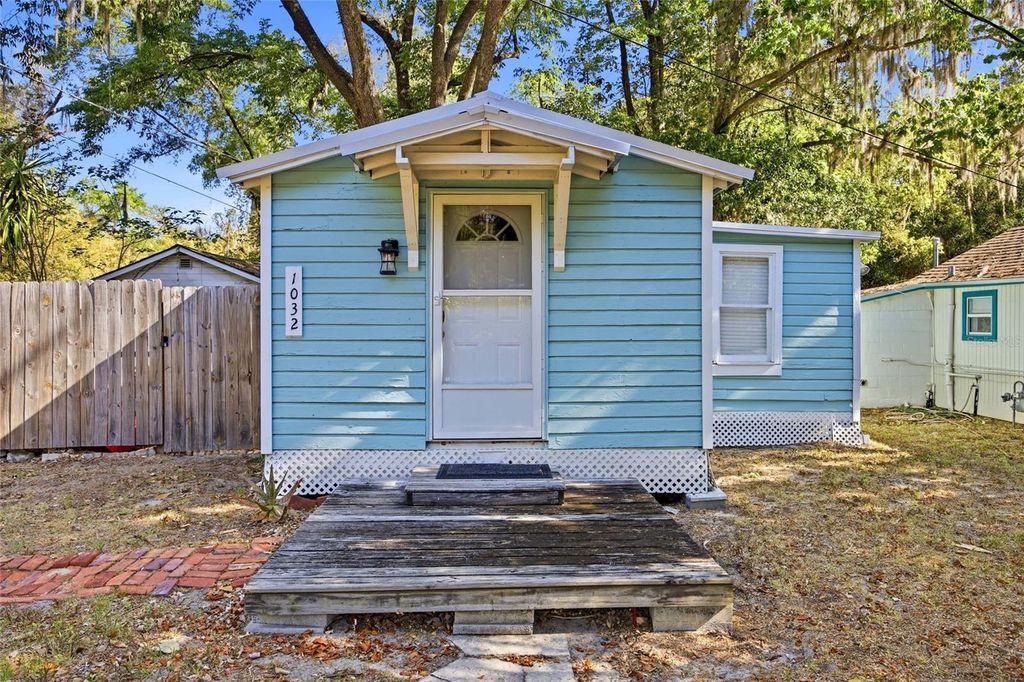 Photo of 1032 NW 40th Avenue, Gainesville, FL 32609 (MLS # GC539805)