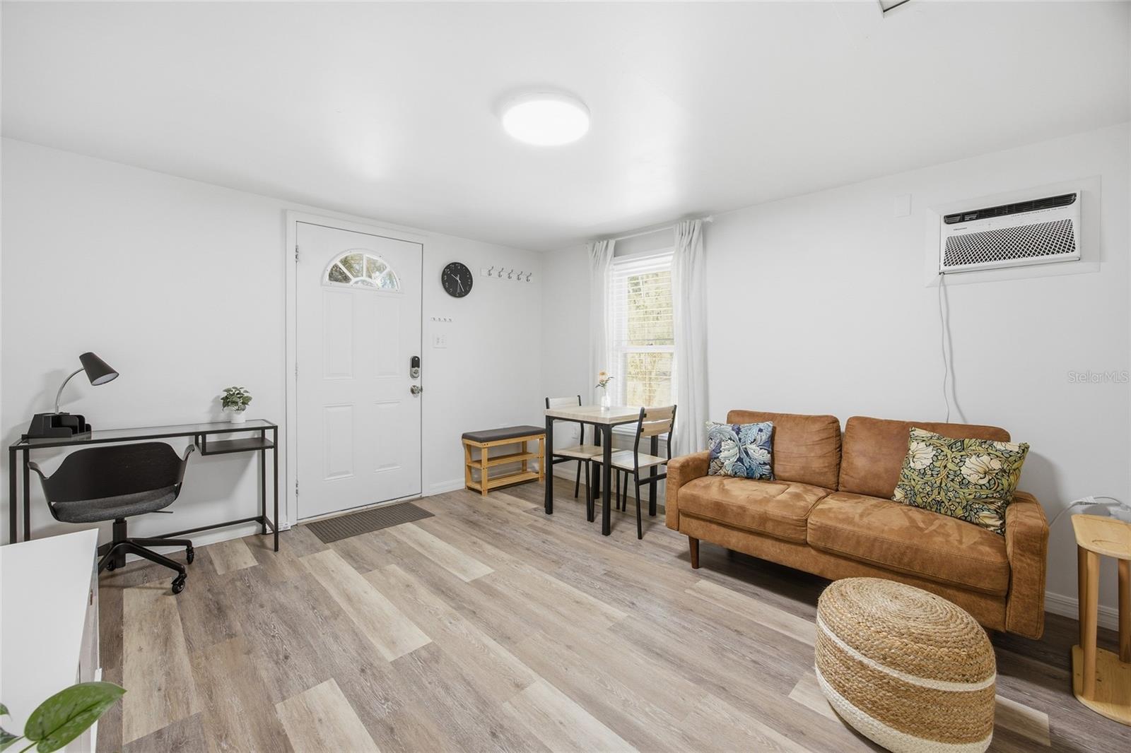 OAK HILL - Residential