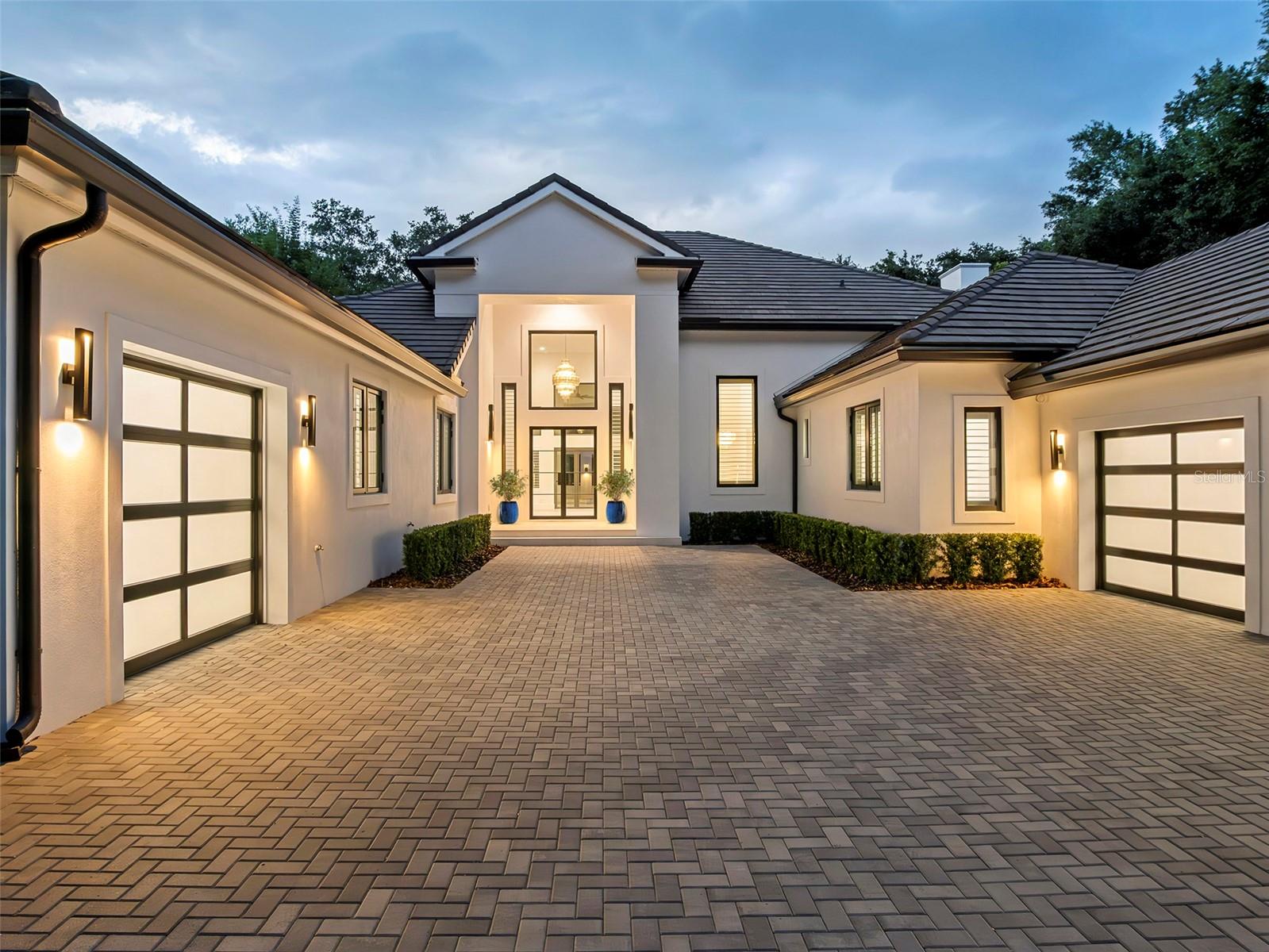 Casas a venda 1 - Jen Dantas 5199 LATROBE DR