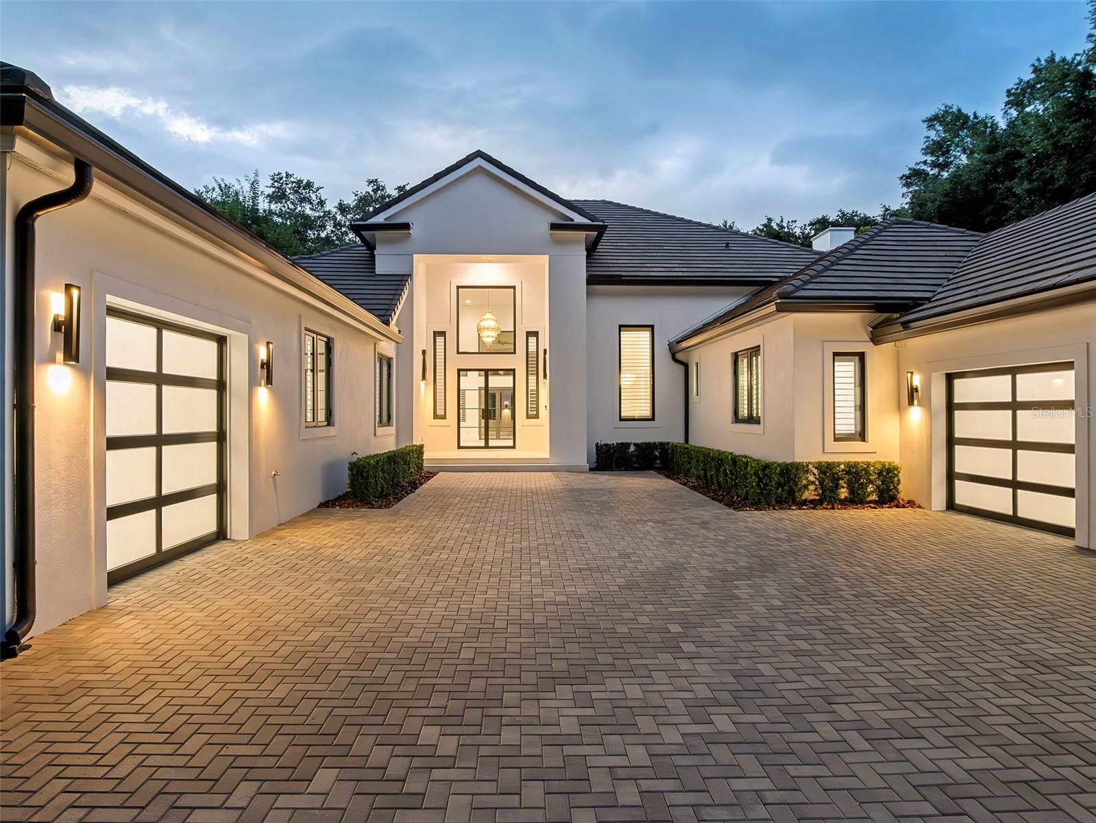 Casas a venda 2 - Jen Dantas 5199 LATROBE DR