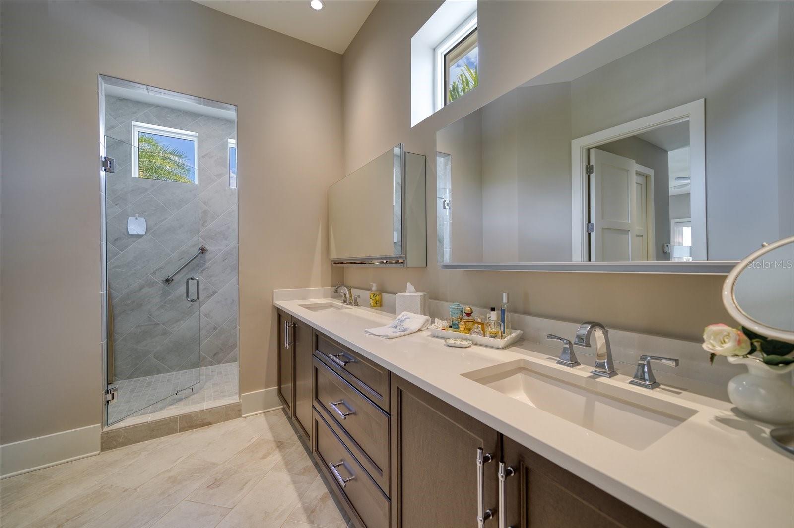 CARRIAGE HOMES AT BELLEVIEW PLACE CONDO - Residential