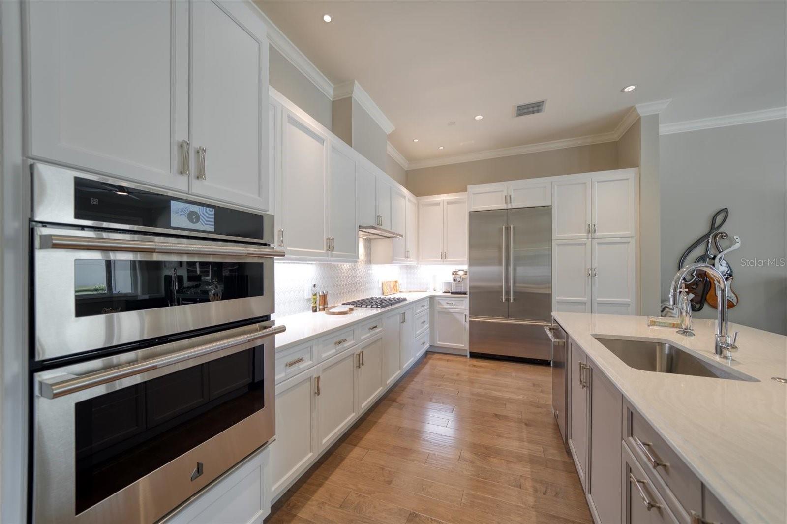 CARRIAGE HOMES AT BELLEVIEW PLACE CONDO - Residential