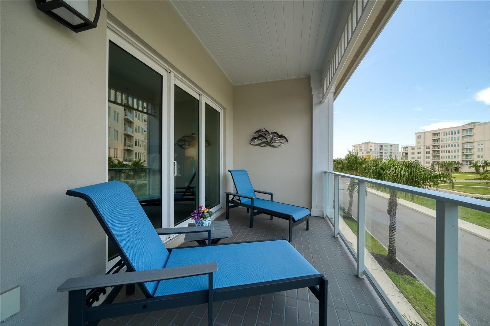 CARRIAGE HOMES AT BELLEVIEW PLACE CONDO - Residential