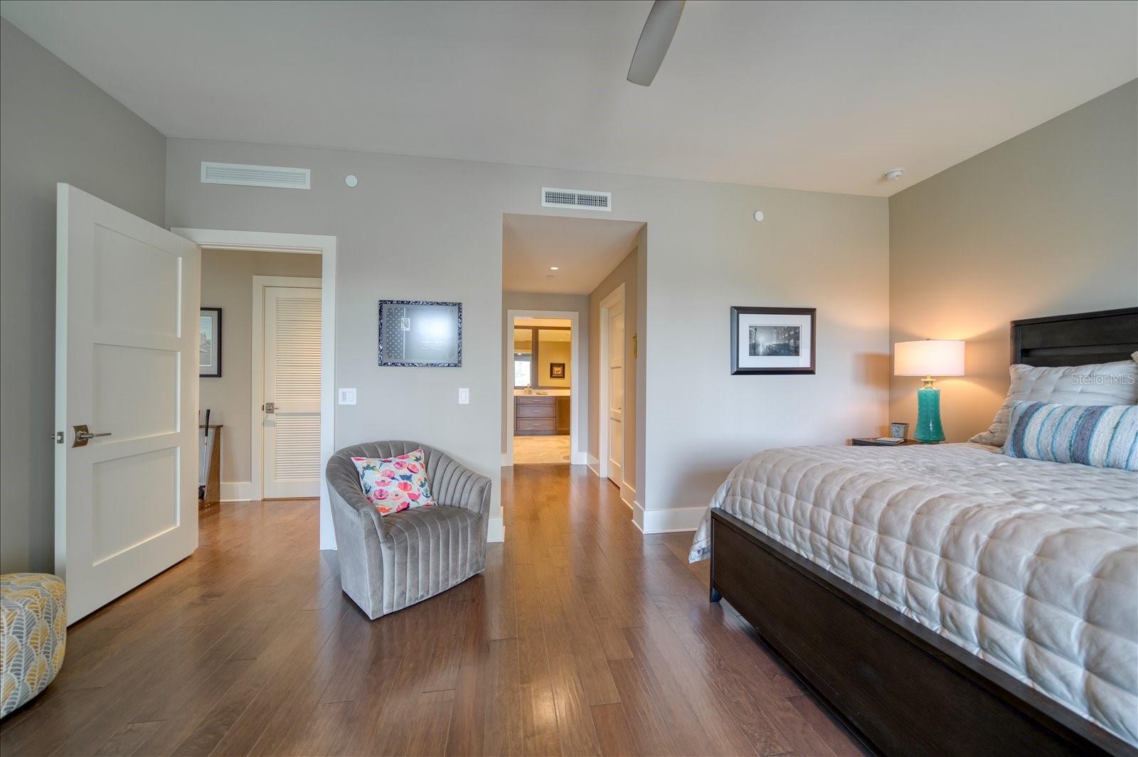 CARRIAGE HOMES AT BELLEVIEW PLACE CONDO - Residential