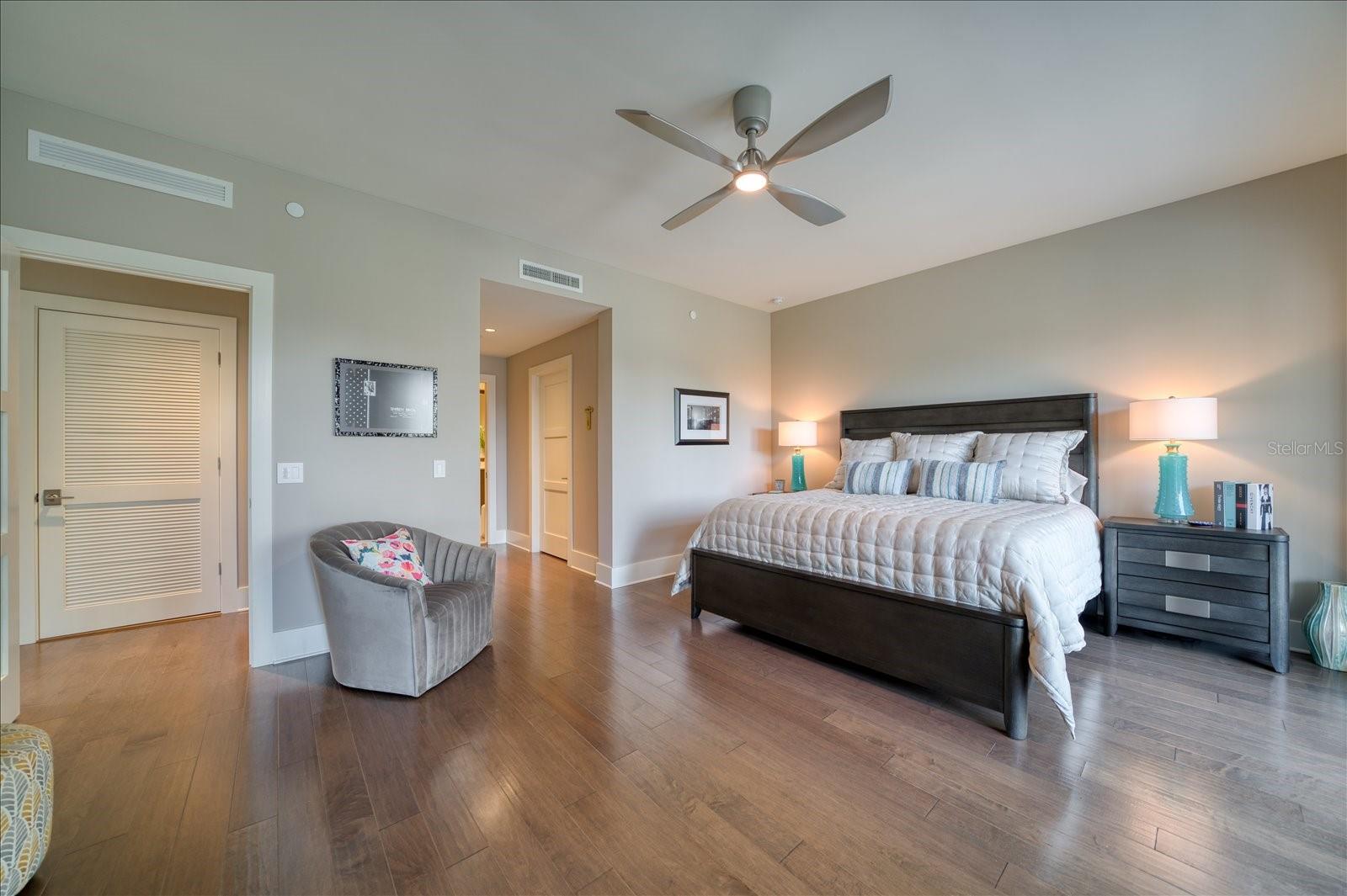 CARRIAGE HOMES AT BELLEVIEW PLACE CONDO - Residential