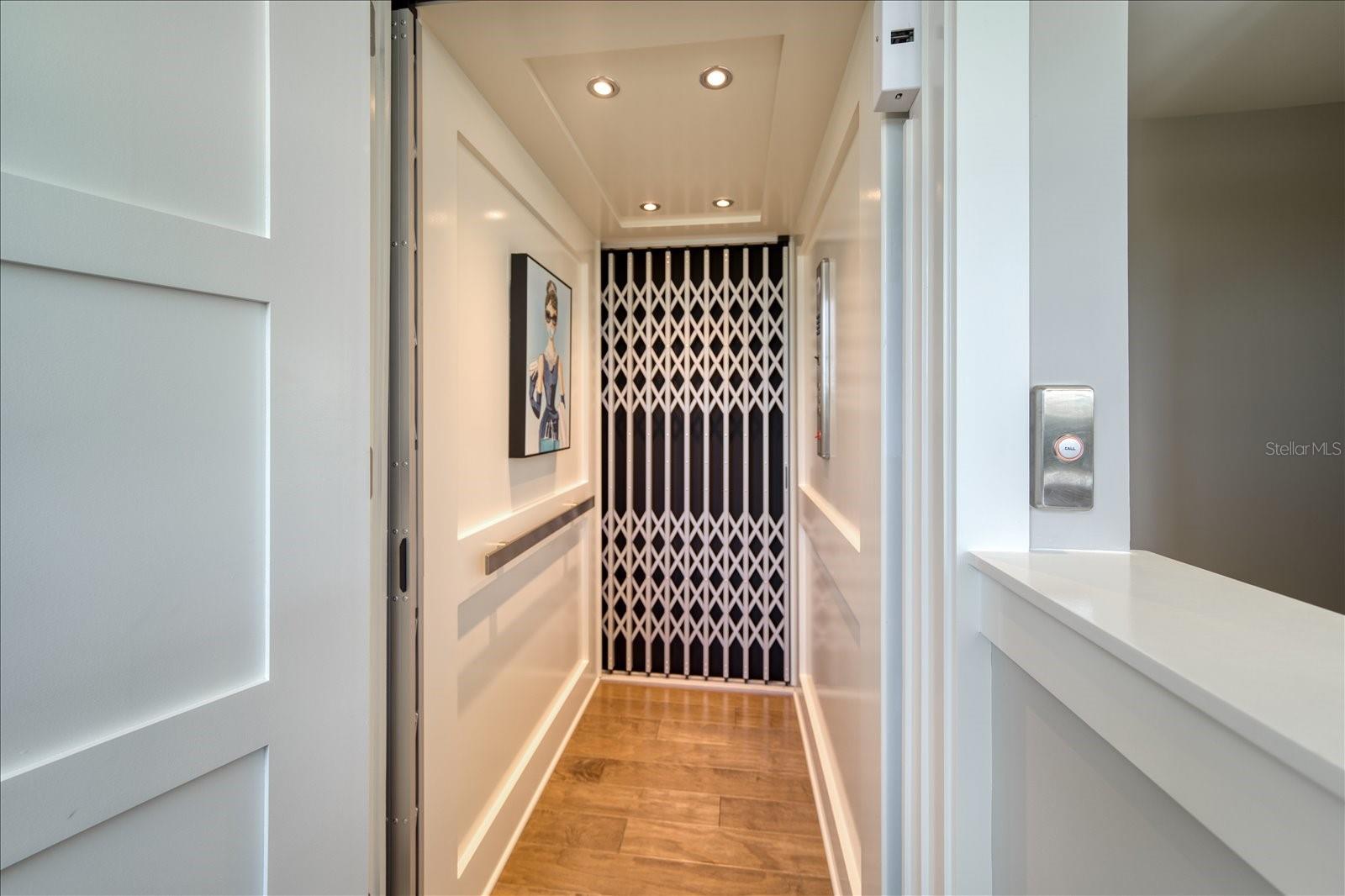 CARRIAGE HOMES AT BELLEVIEW PLACE CONDO - Residential