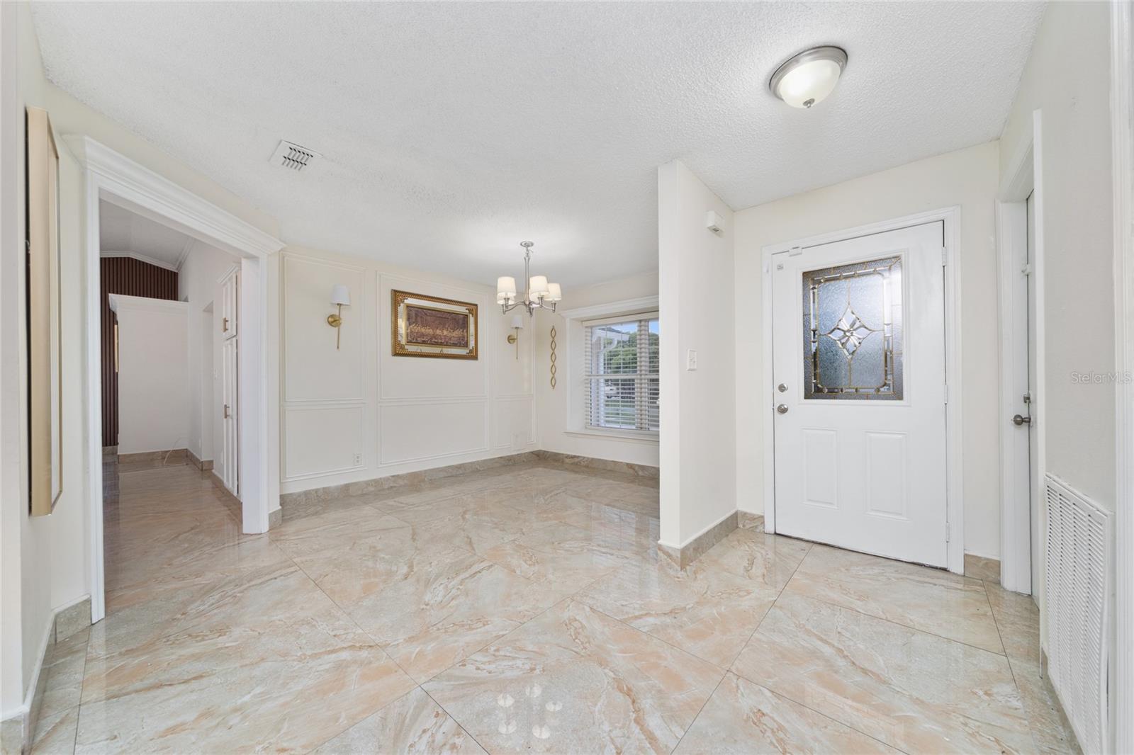 112 ROSEWOOD COURT