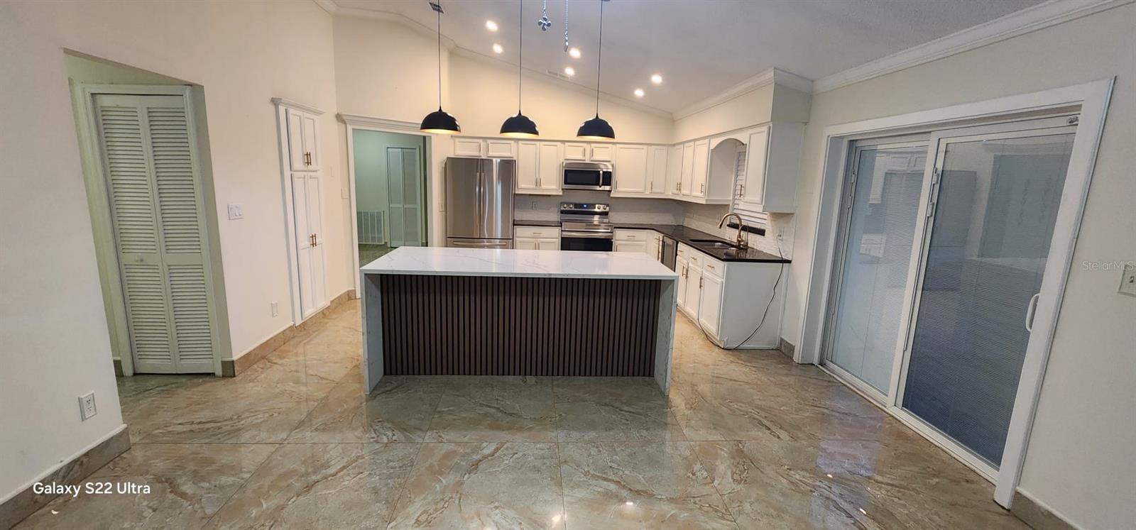 112 ROSEWOOD COURT