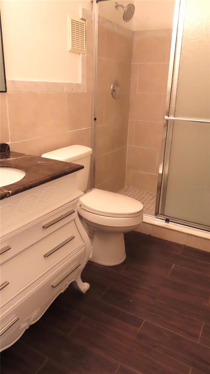 ON TOP OF THE WORLD - Residential Lease