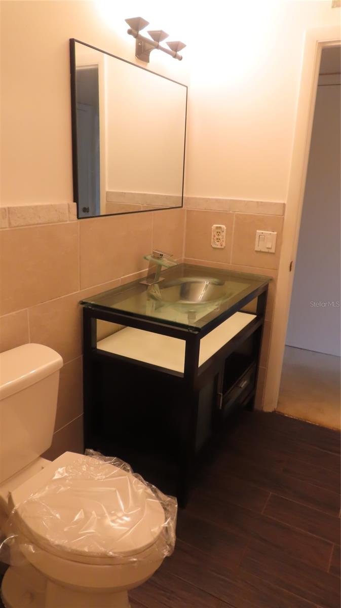 ON TOP OF THE WORLD - Residential Lease