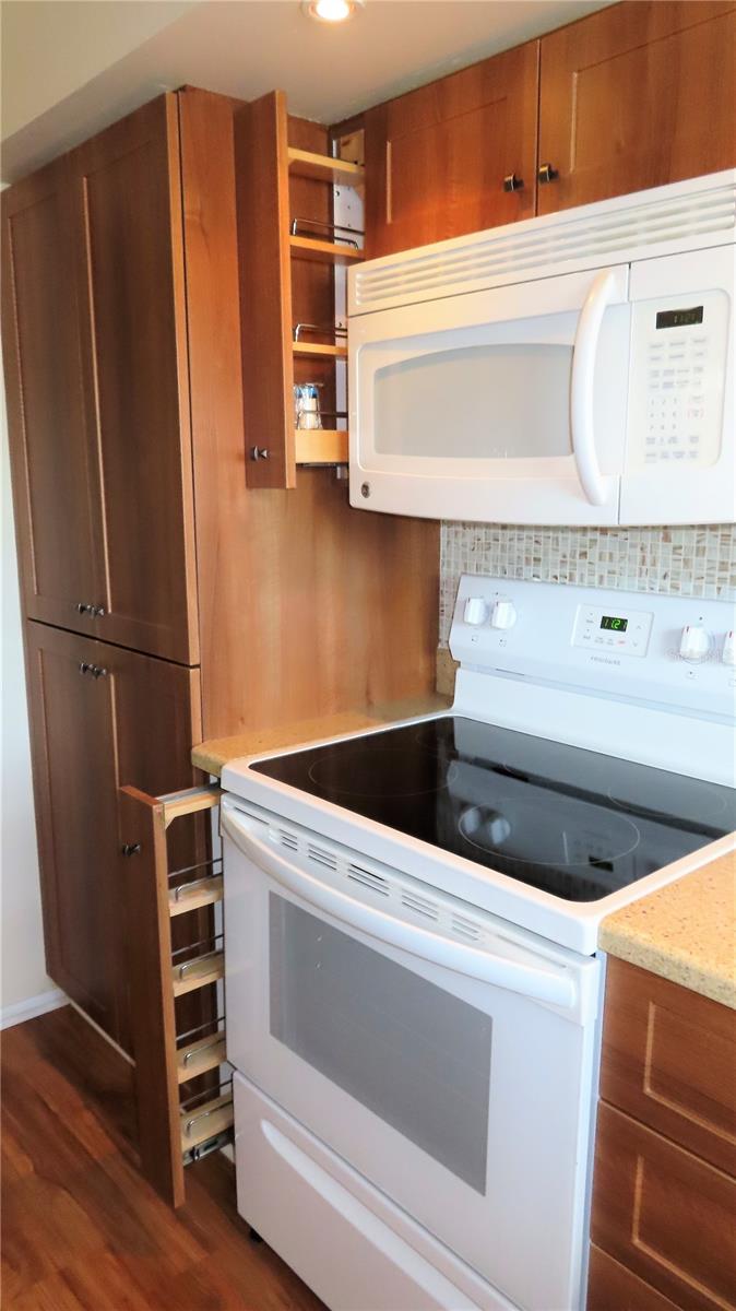 ON TOP OF THE WORLD - Residential Lease