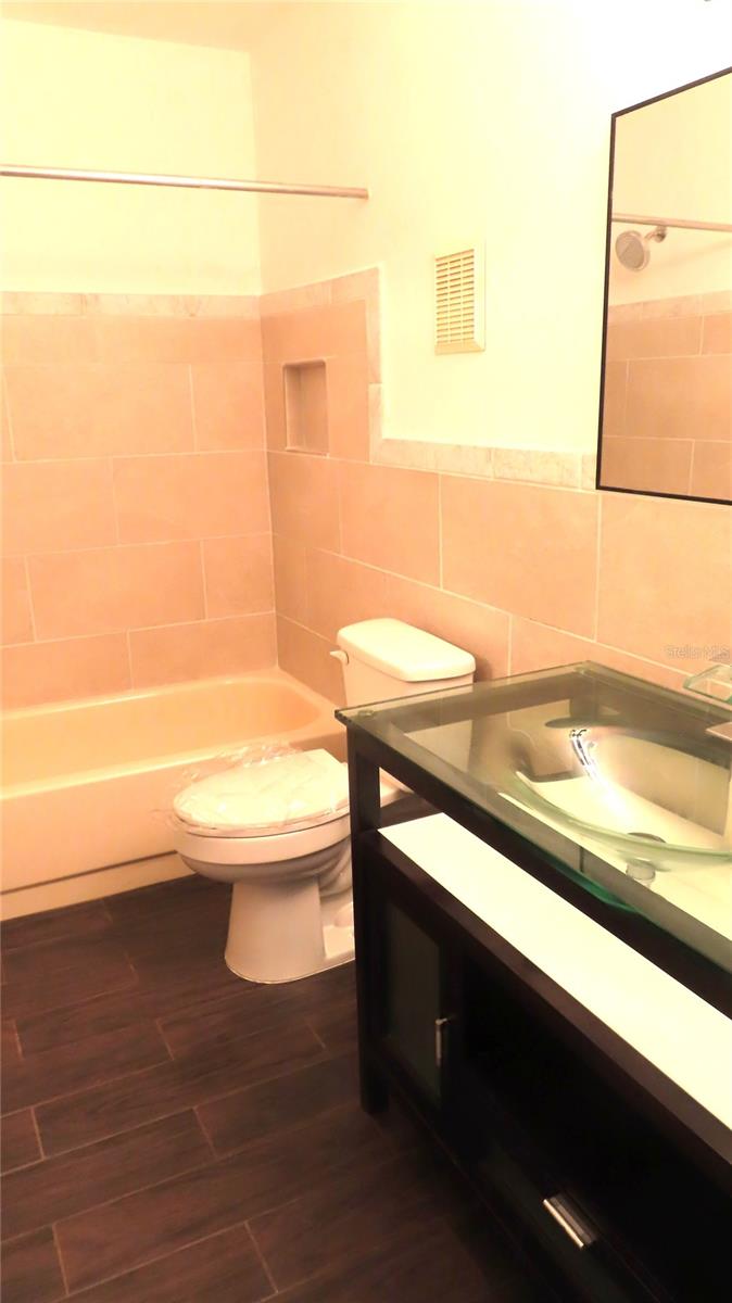 ON TOP OF THE WORLD - Residential Lease